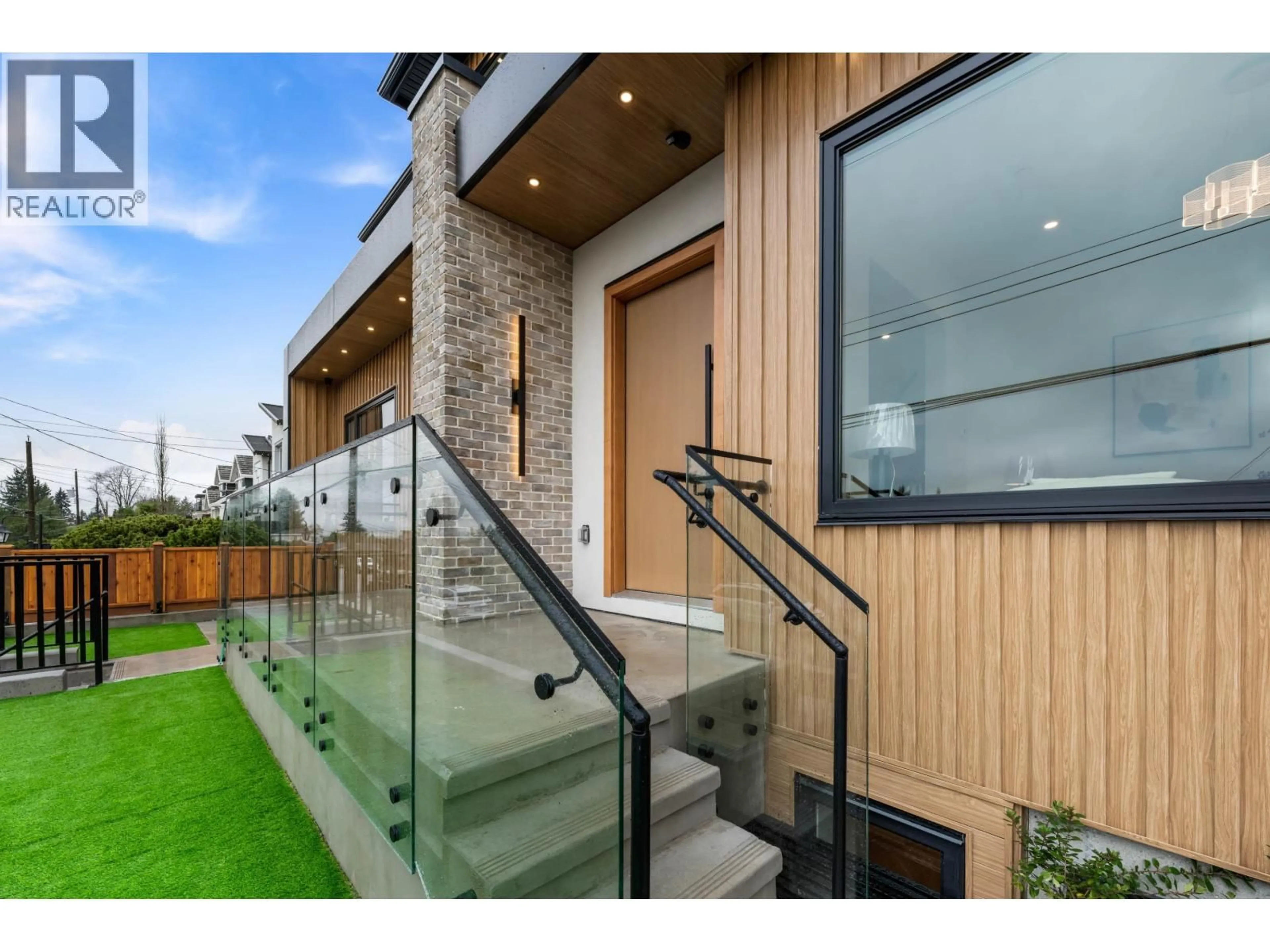 Unknown for 2 - 6107 PATRICK STREET, Burnaby British Columbia V5J3B8