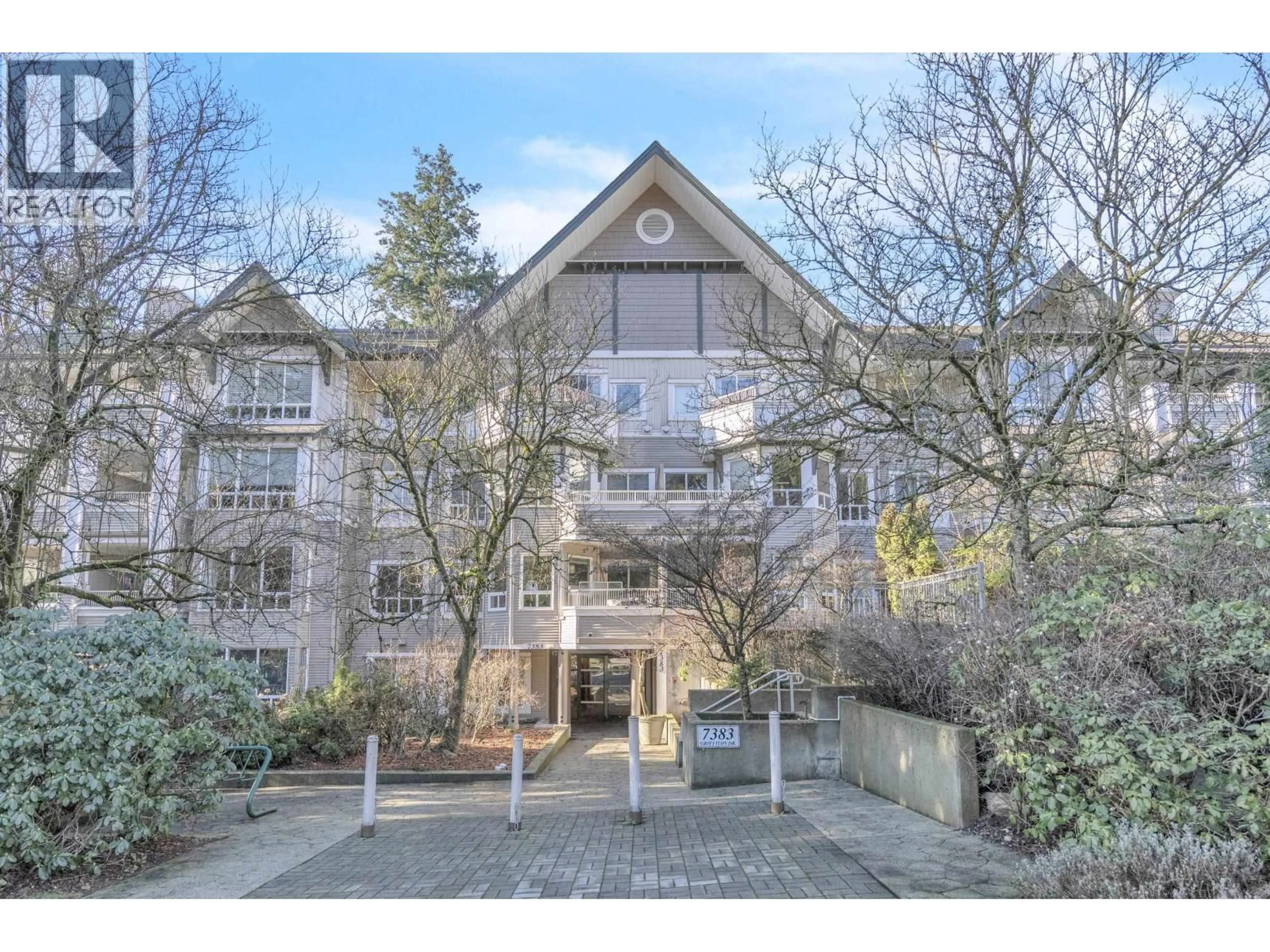 Indoor foyer for 301 - 7383 GRIFFITHS DRIVE, Burnaby British Columbia V5E4M8