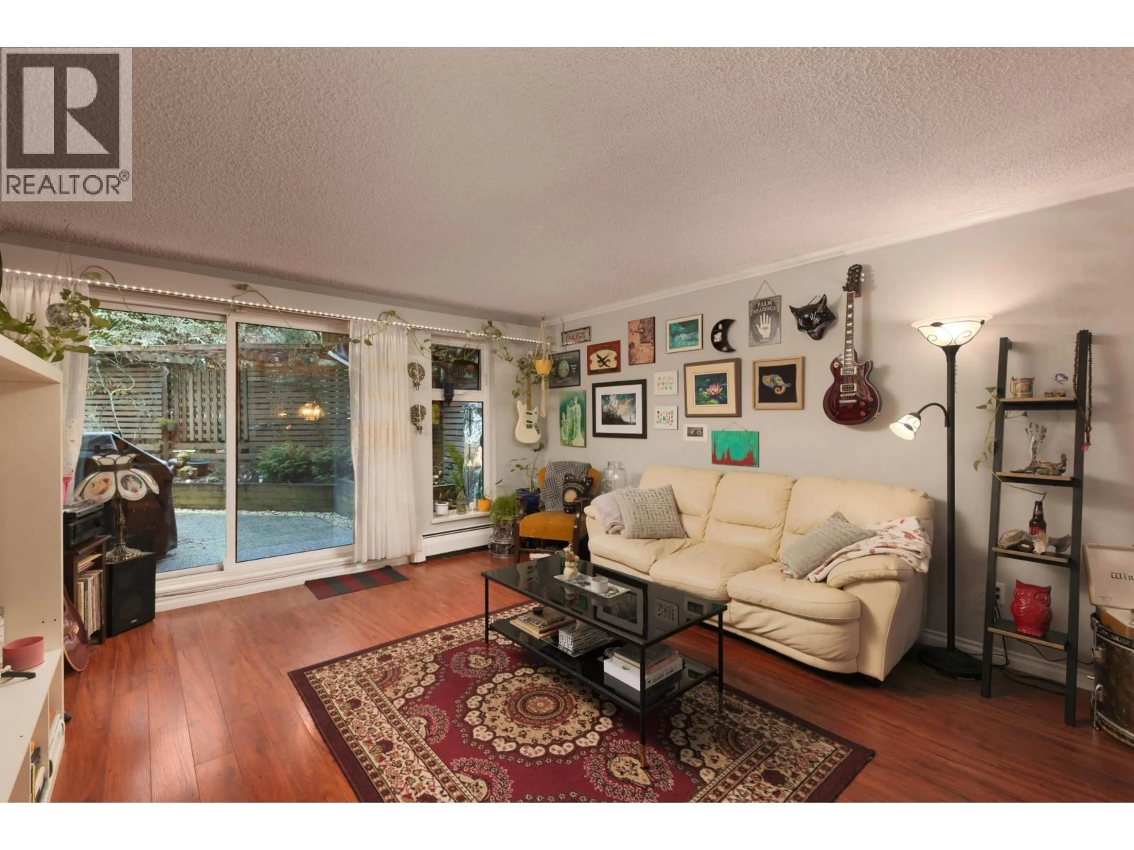 Living room with furniture, unknown for 221 - 7377 SALISBURY AVENUE, Burnaby British Columbia V5E4B2