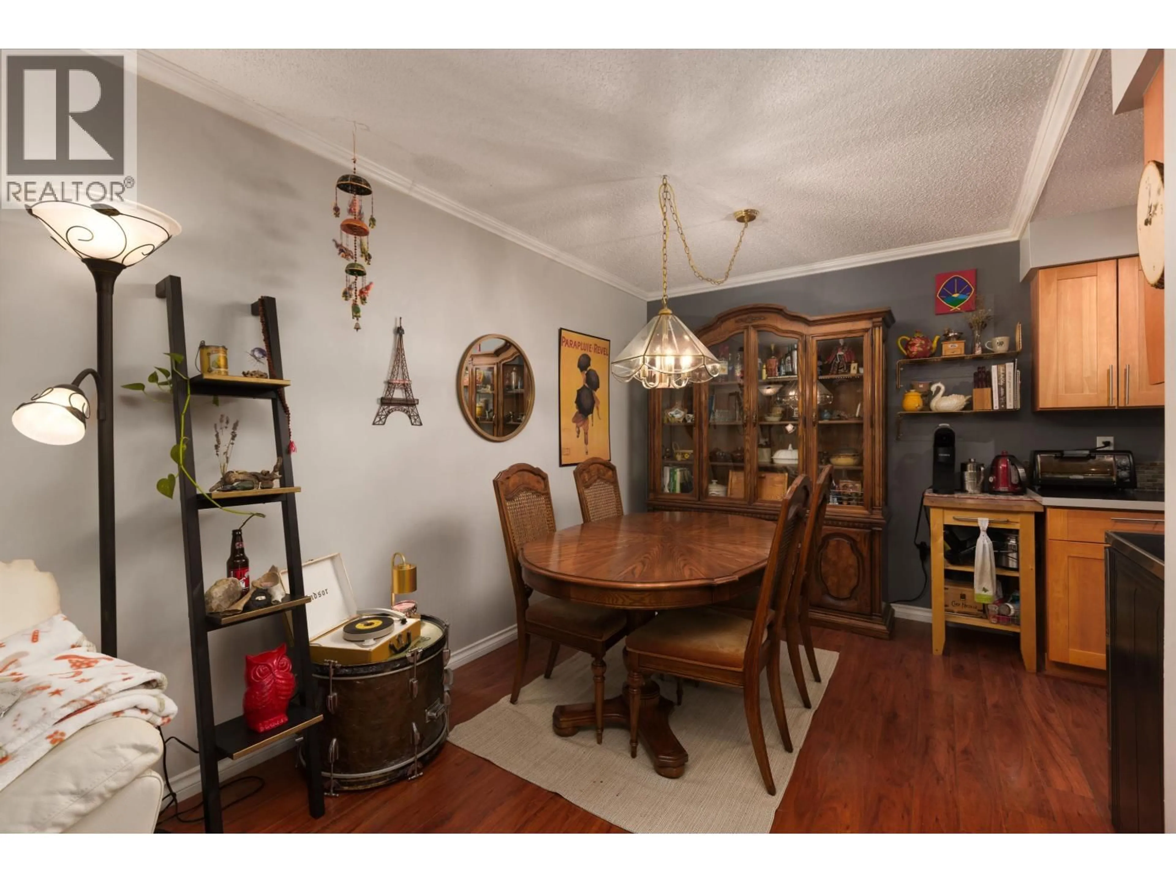 Dining room, wood/laminate floor for 221 - 7377 SALISBURY AVENUE, Burnaby British Columbia V5E4B2