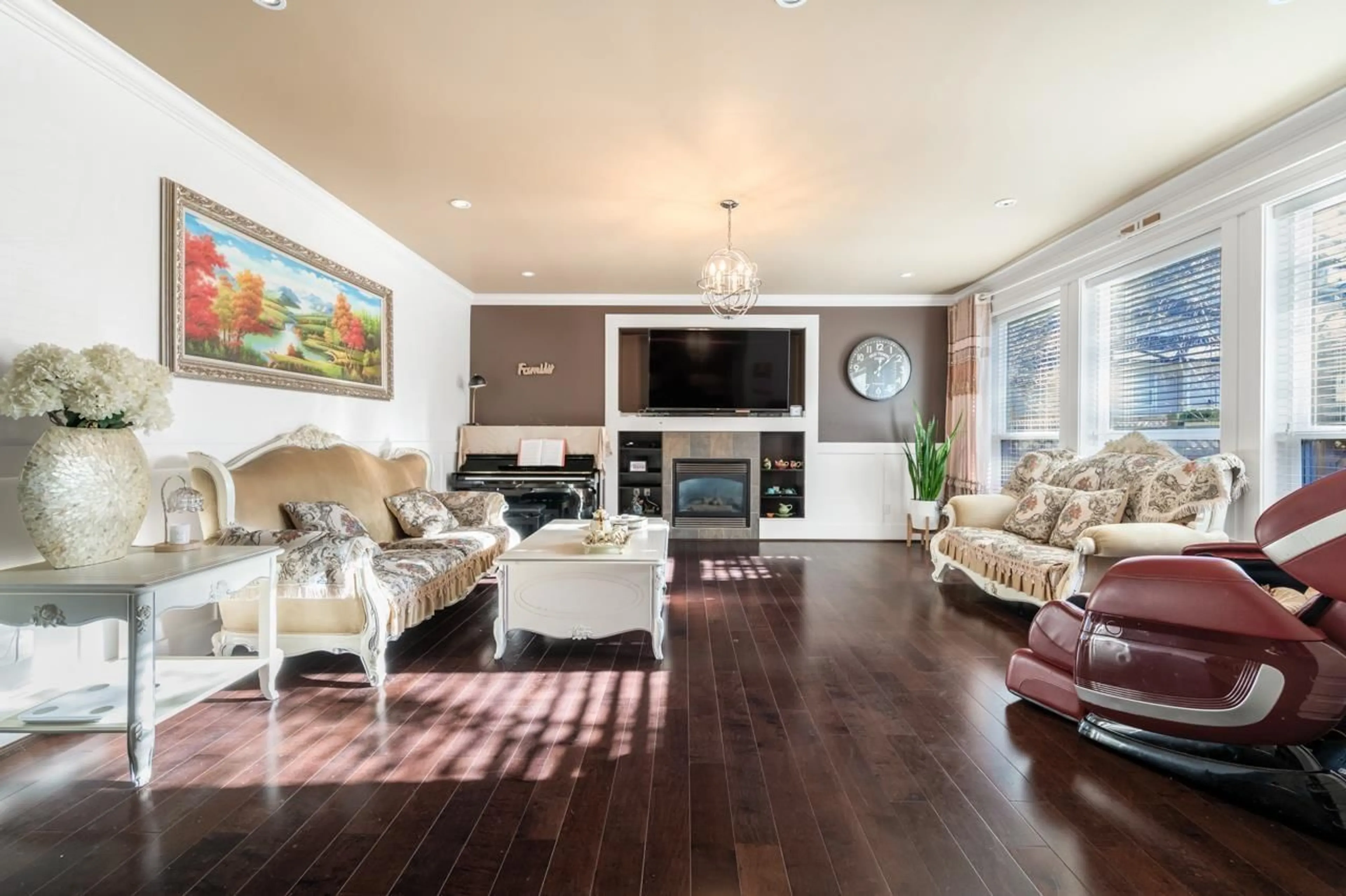 Living room with furniture, unknown for 16334 25 AVENUE, Surrey British Columbia V3Z6S1