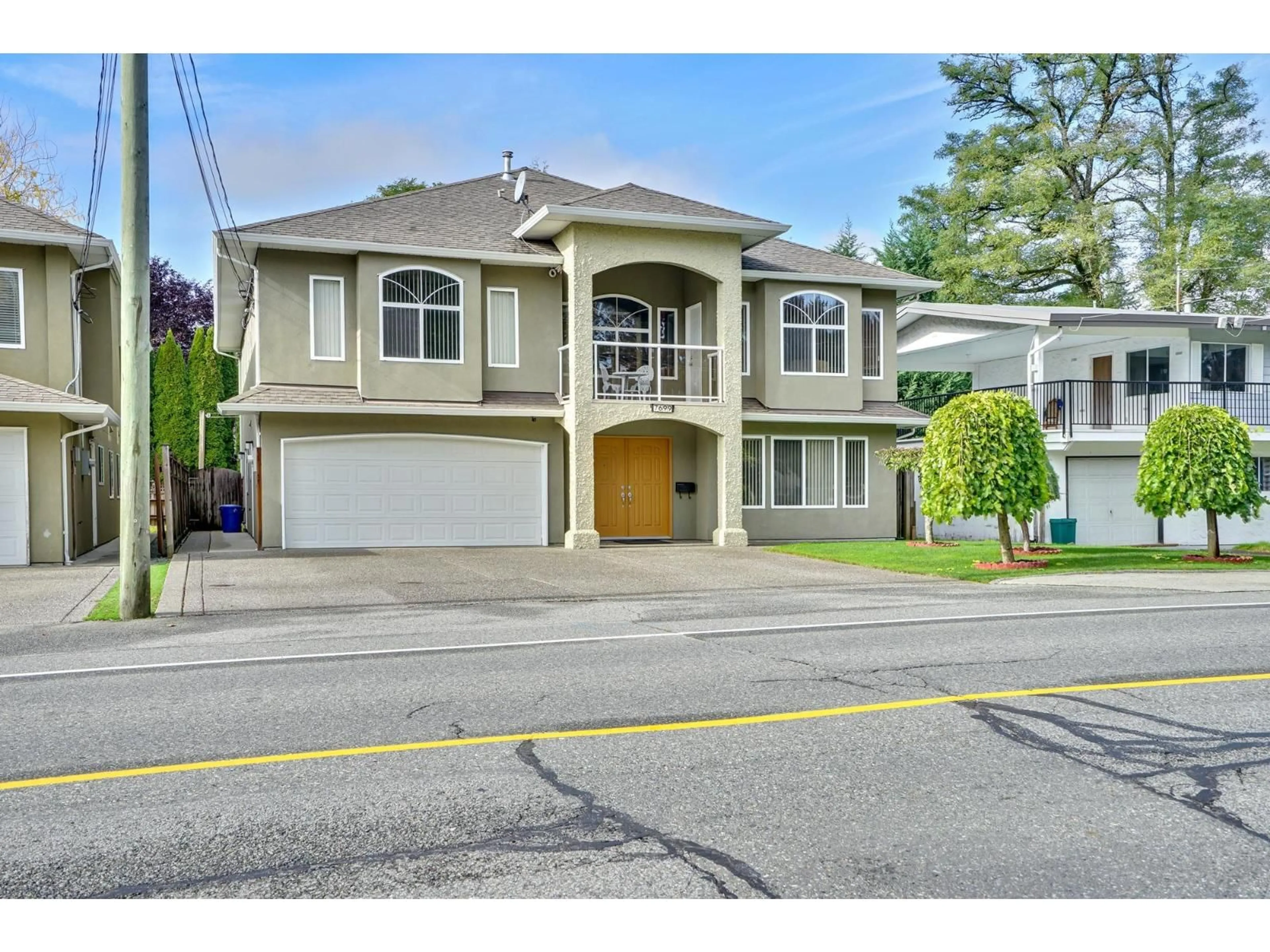 Home with vinyl exterior material, street for 7699 WREN STREET, Mission British Columbia V2V3C2