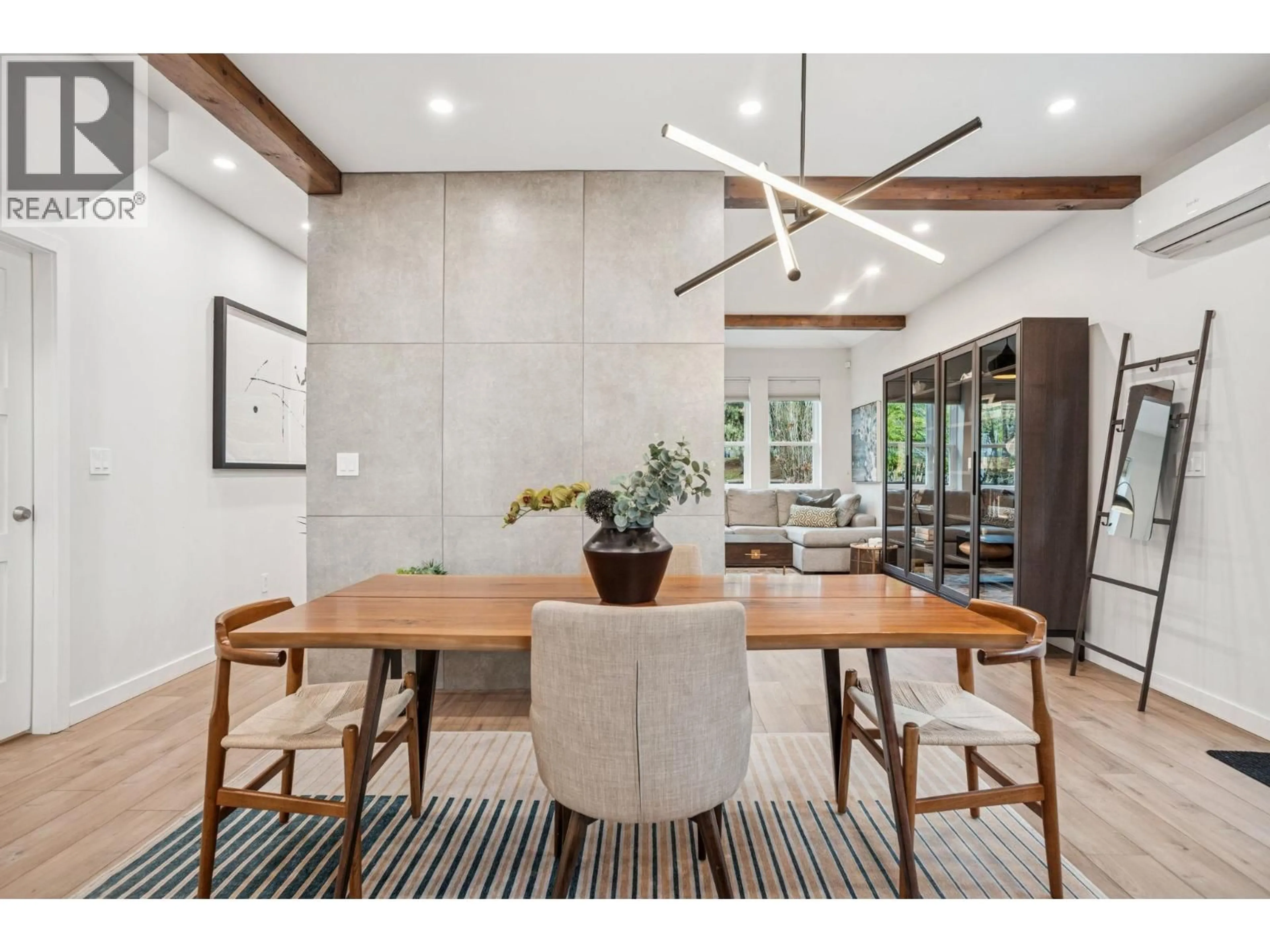 Dining room, ceramic/tile floor for 933 MCLEAN DRIVE, Vancouver British Columbia V5L3N1