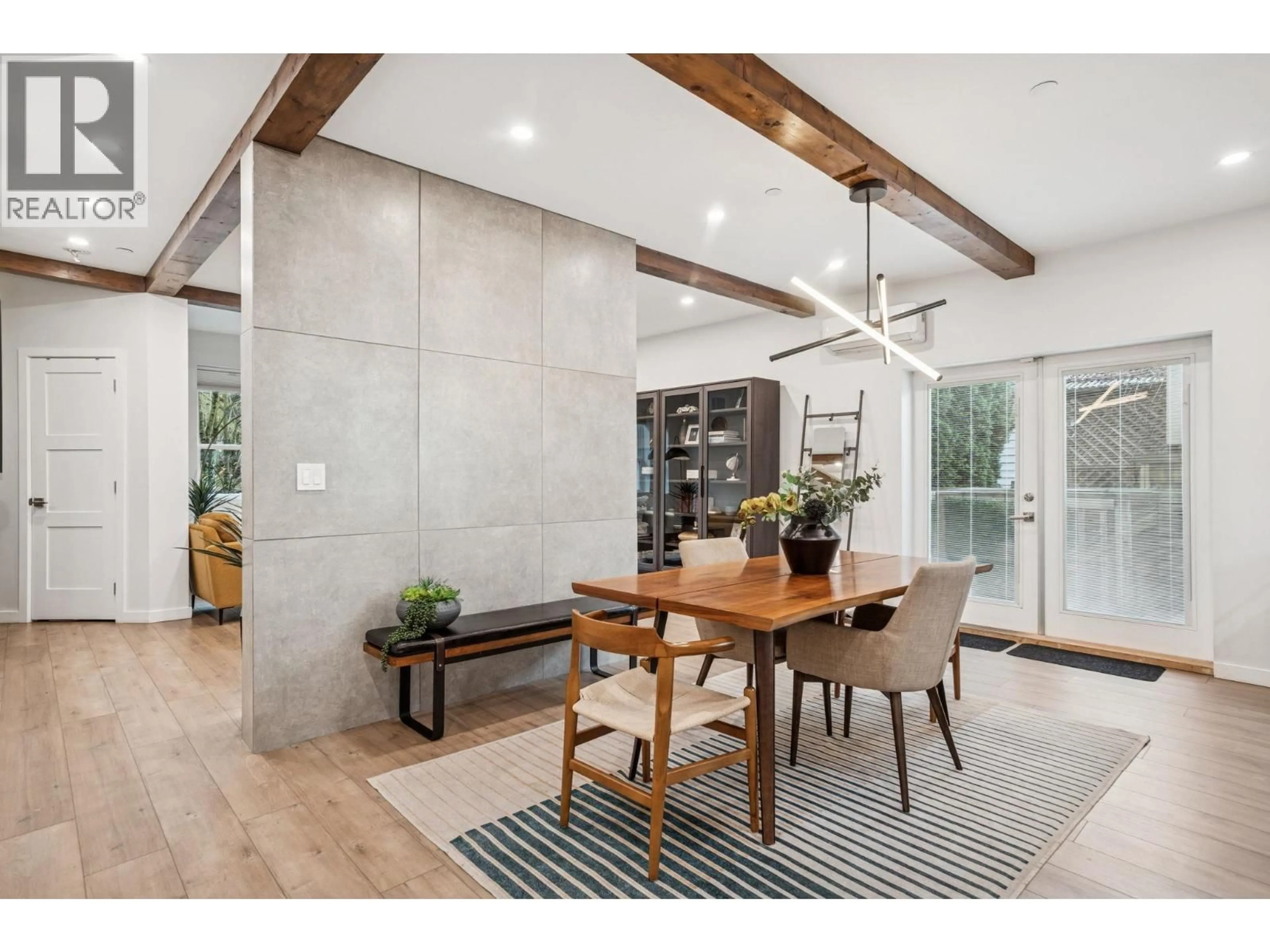 Unknown for 933 MCLEAN DRIVE, Vancouver British Columbia V5L3N1