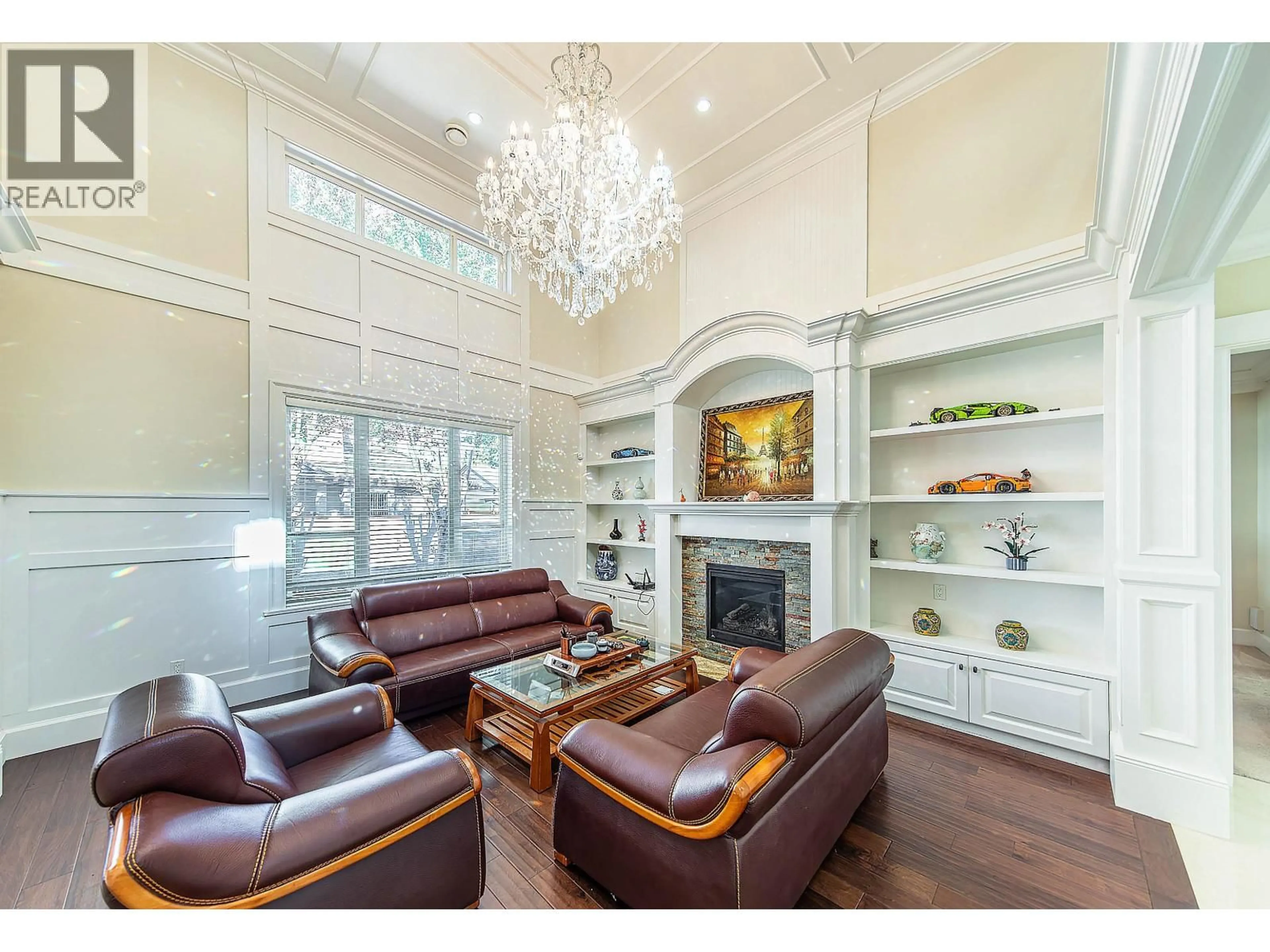 Living room with furniture, wood/laminate floor for 9631 SAUNDERS ROAD, Richmond British Columbia V7A2B5