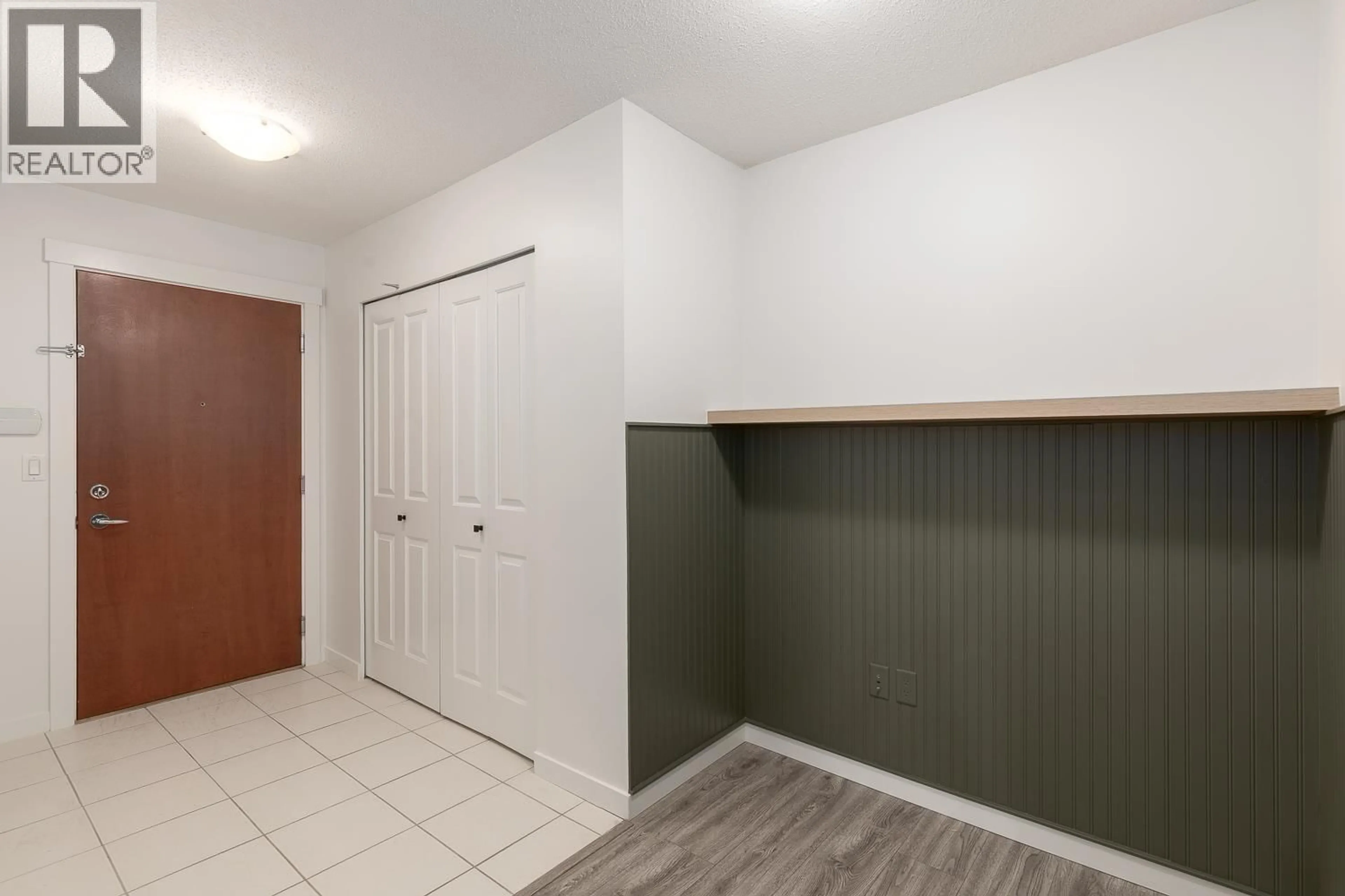 Indoor entryway for 116 - 9299 TOMICKI AVENUE, Richmond British Columbia V6X0C5
