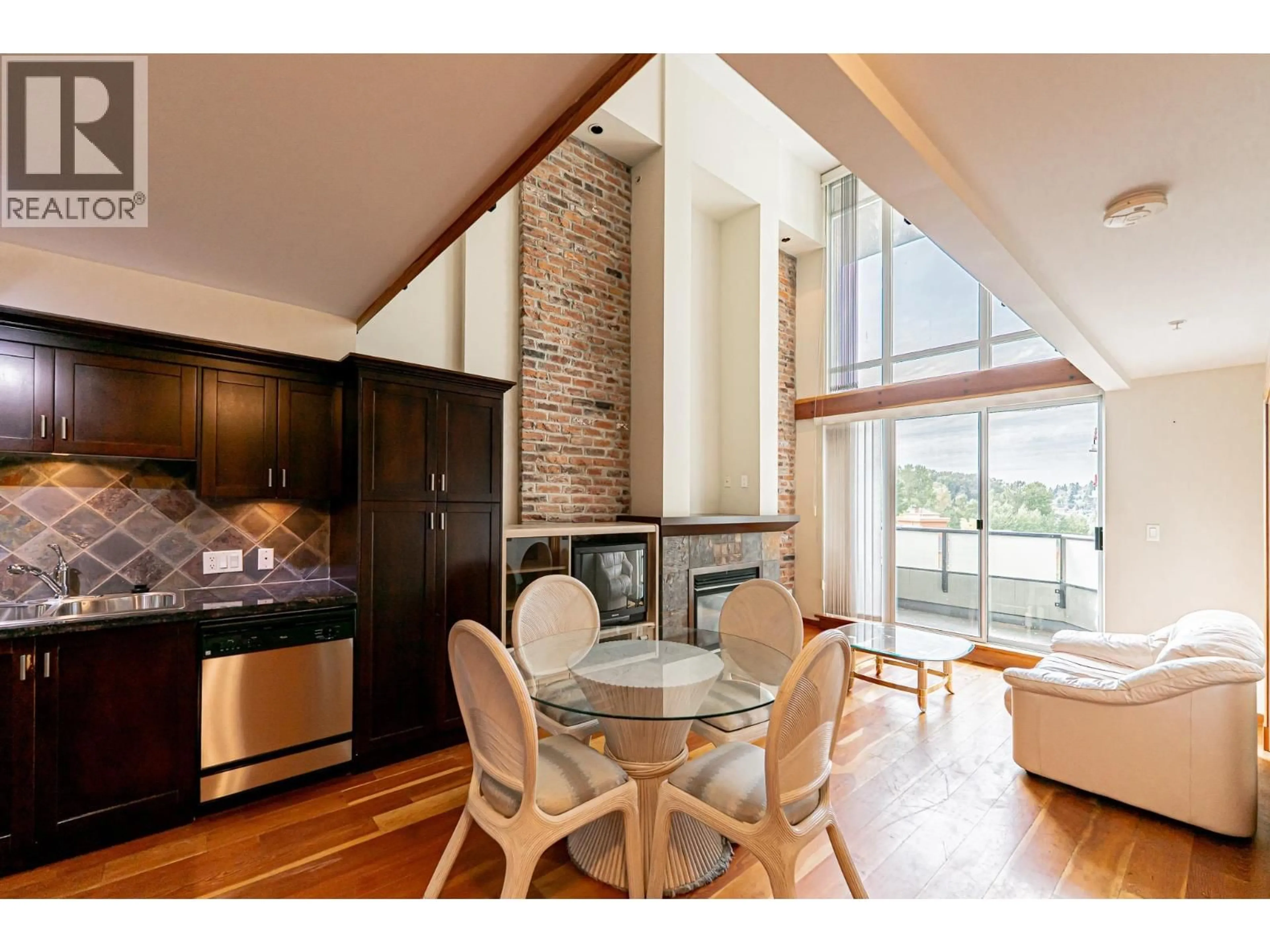 Unknown for 412 - 10 RENAISSANCE SQUARE, New Westminster British Columbia V3M7B1