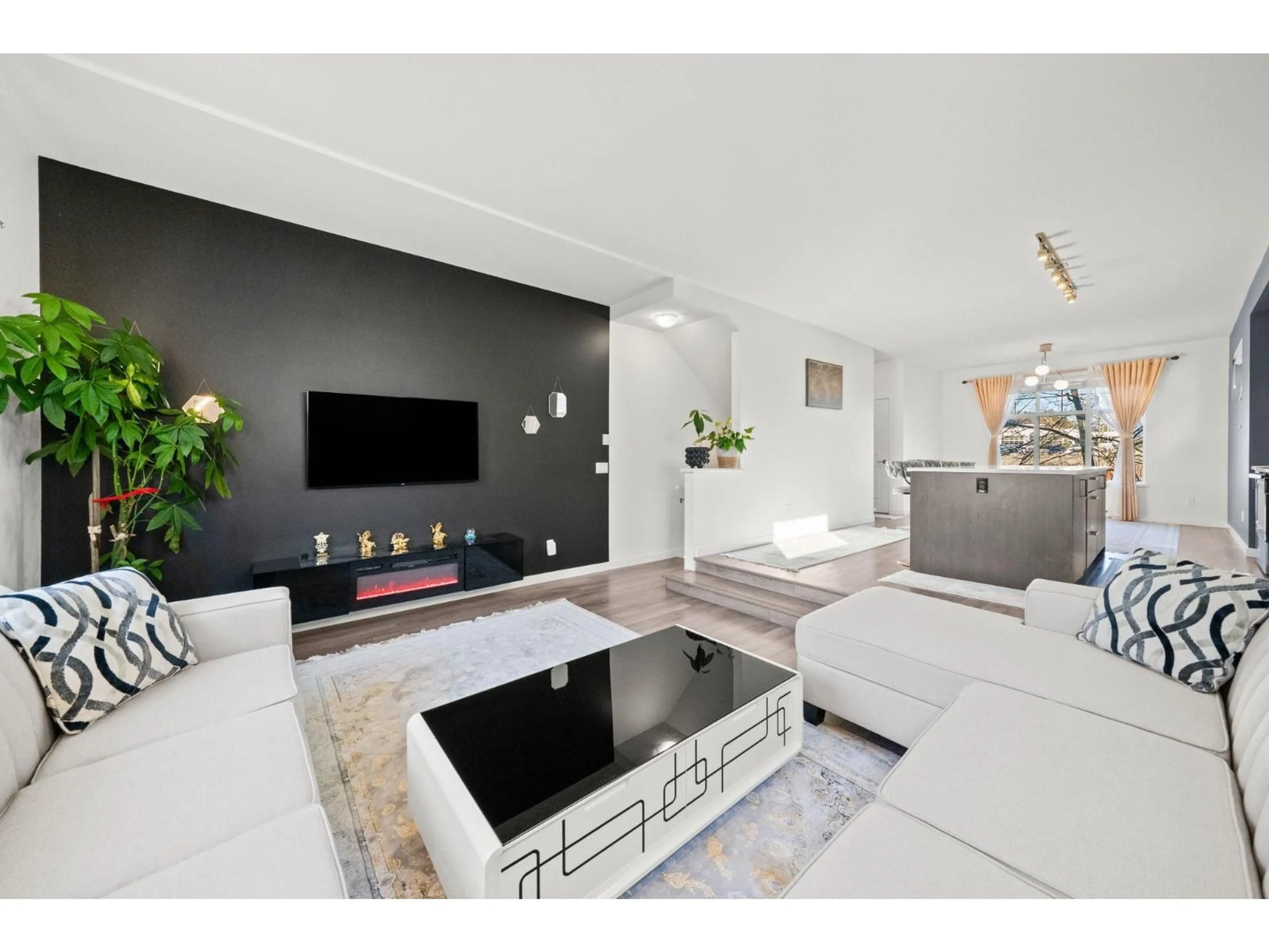 Unknown for 31 - 15340 GUILDFORD DRIVE, Surrey British Columbia V3R0C9