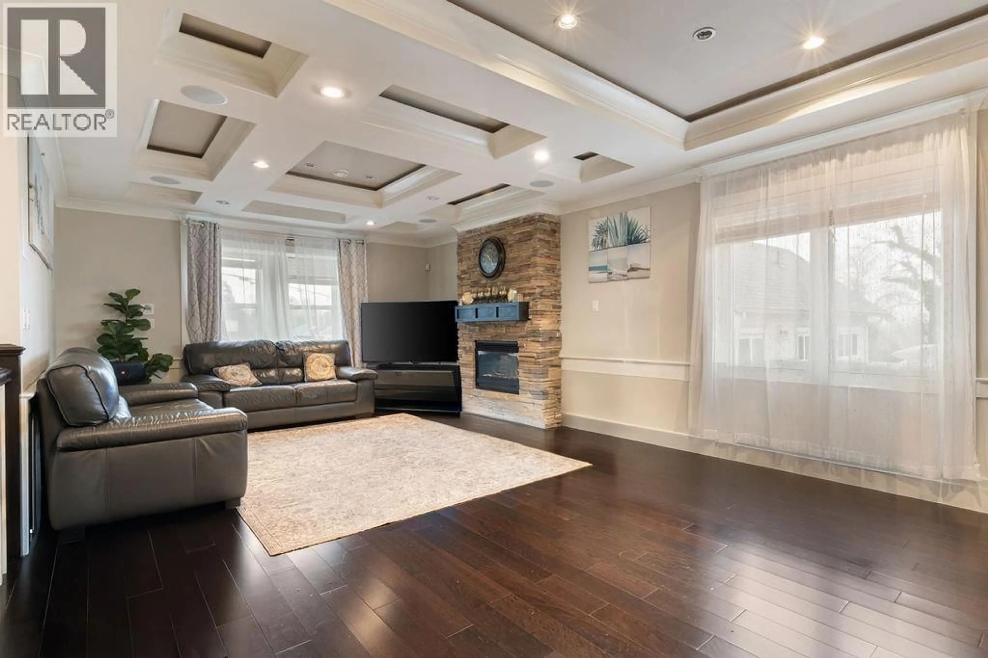 Living room with furniture, unknown for 8363 VICTORIA DRIVE, Vancouver British Columbia V5P4A8