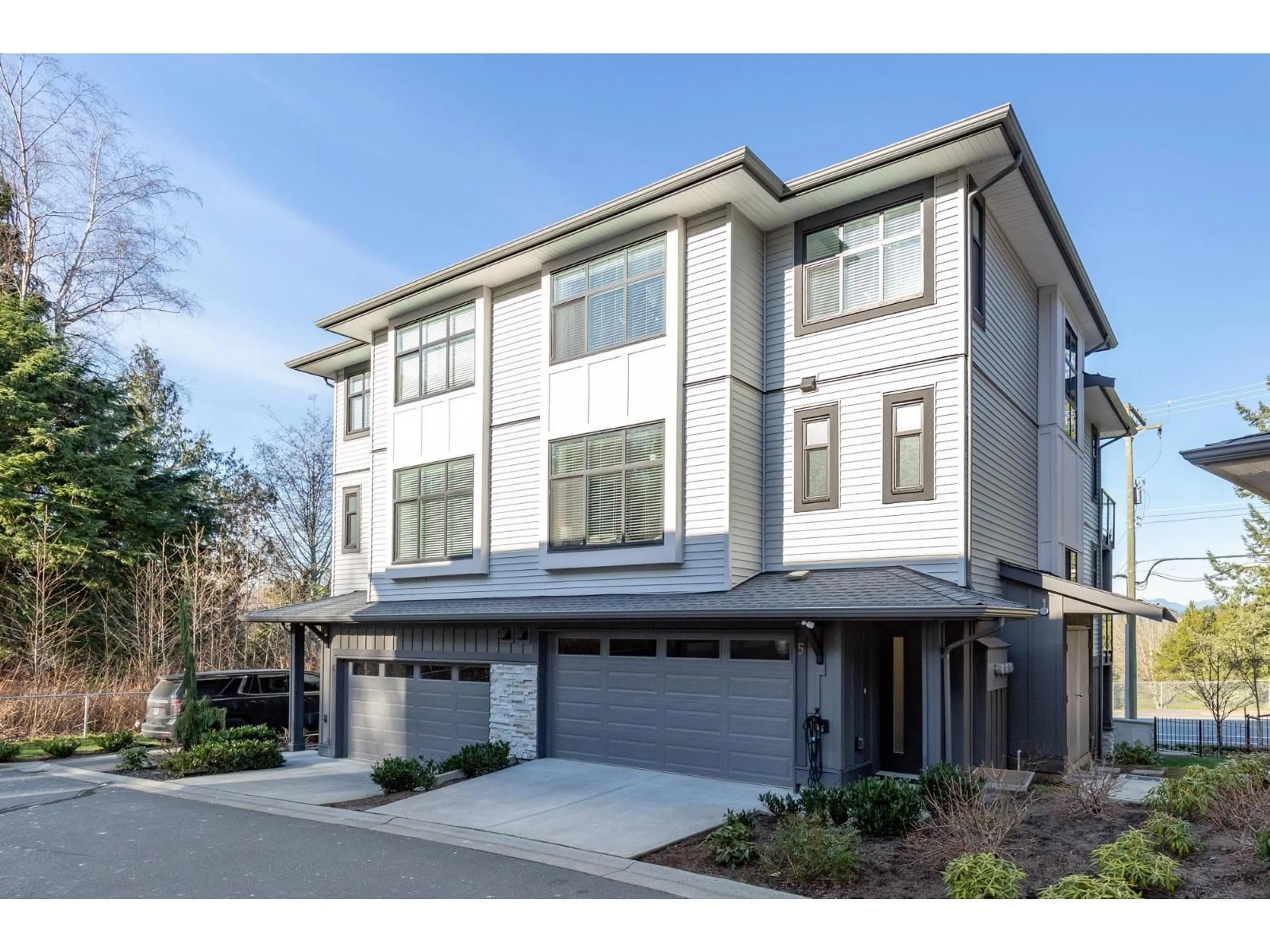 Home with vinyl exterior material, street for 5 - 35810 MCKEE ROAD, Abbotsford British Columbia V3G2L6