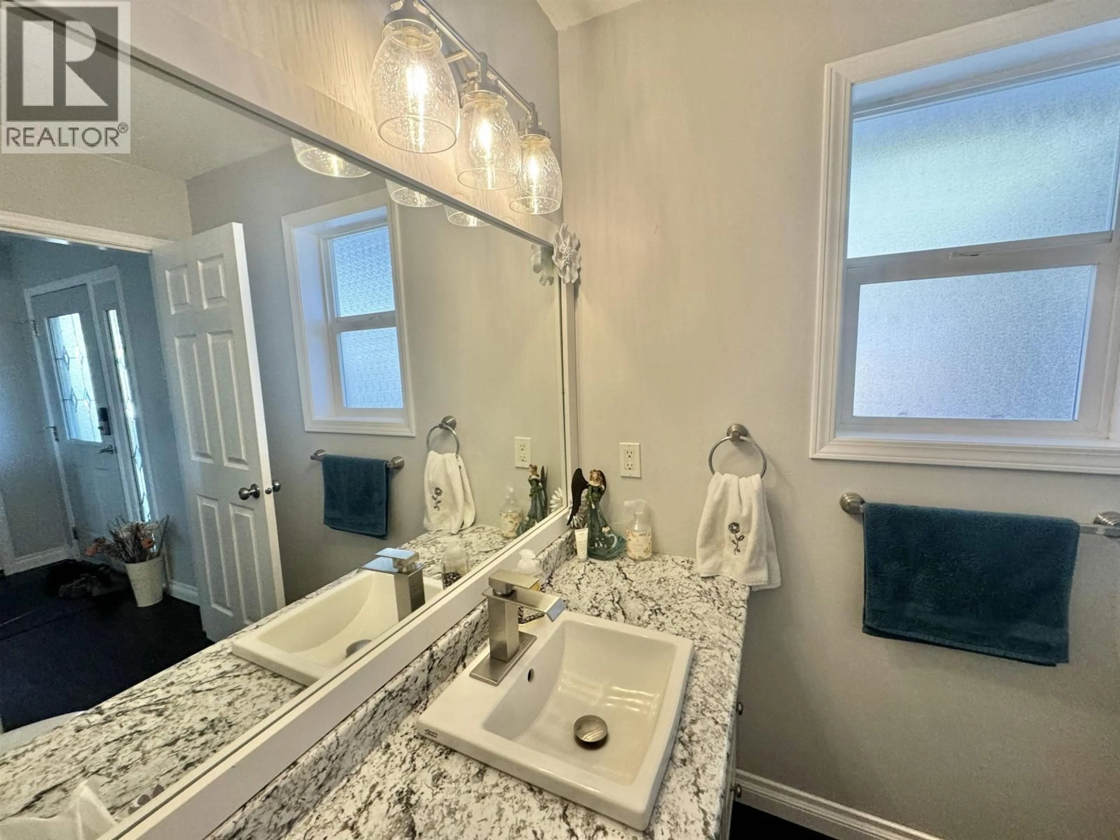 Contemporary bathroom, ceramic/tile floor for 1997 ABLITT ROAD, Williams Lake British Columbia V2G5C7