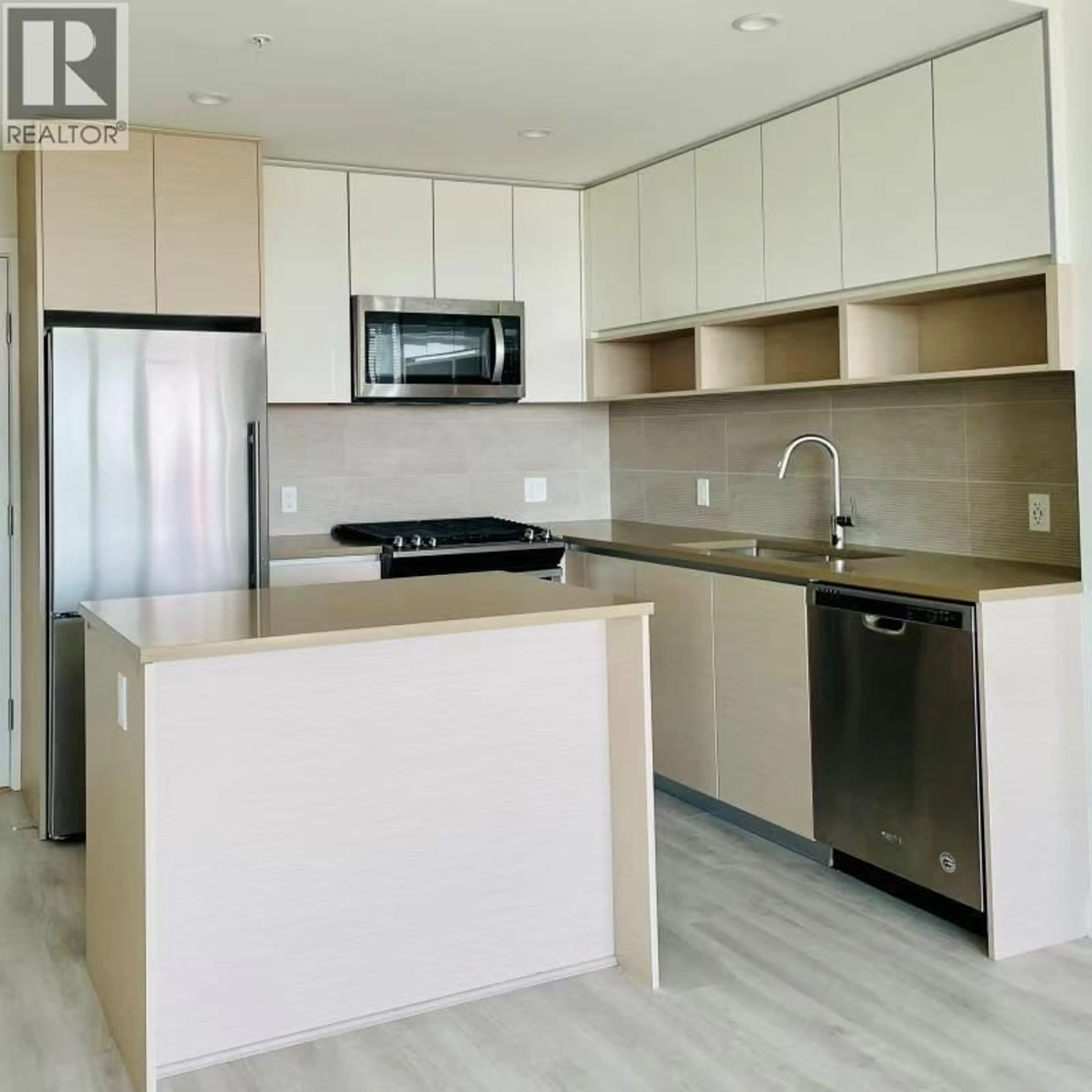 Unknown for 805 - 8850 UNIVERSITY CRESCENT, Burnaby British Columbia V5A0C8