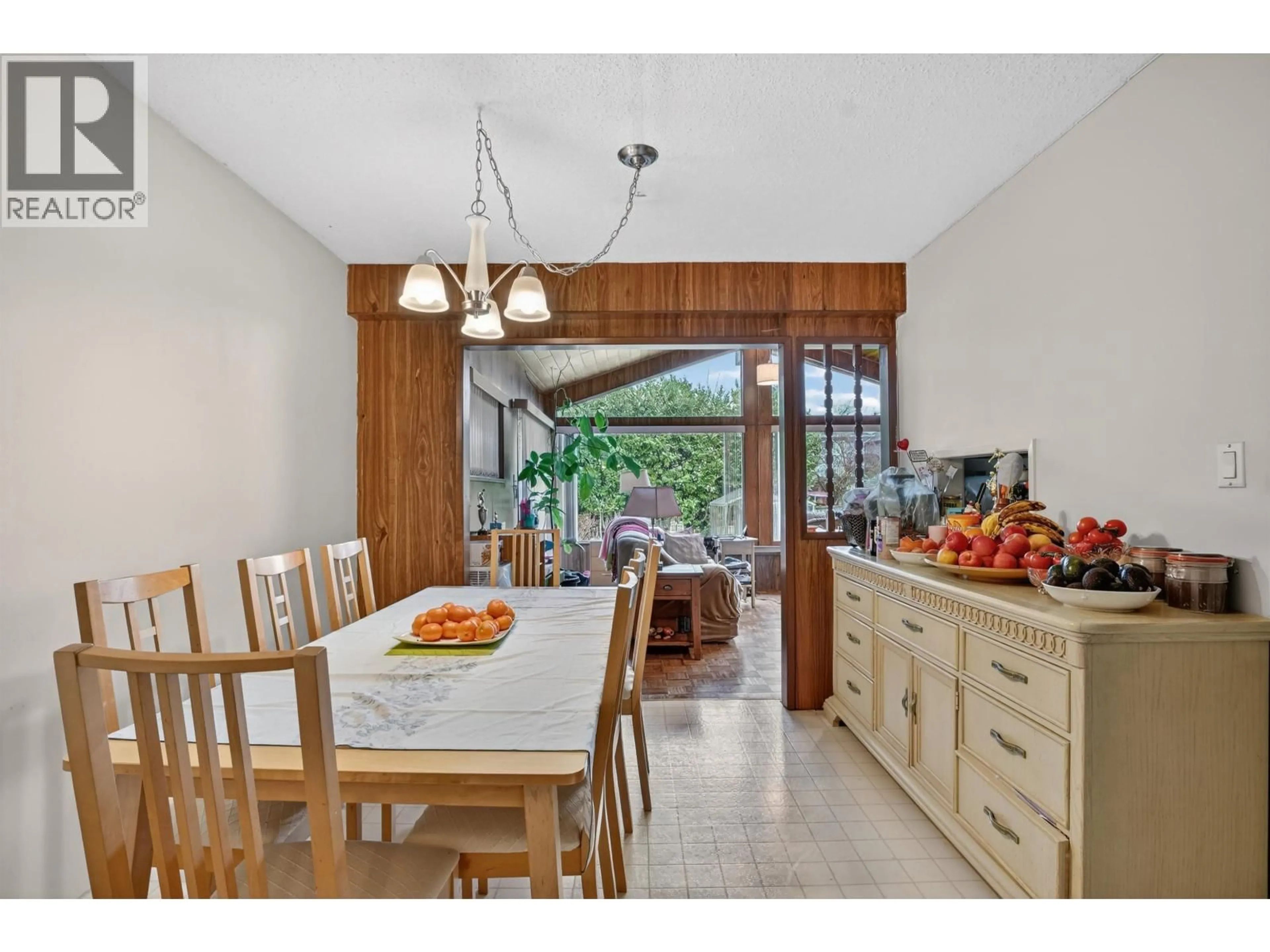 Dining room, unknown for 7290 11TH AVENUE, Burnaby British Columbia V3N2M8