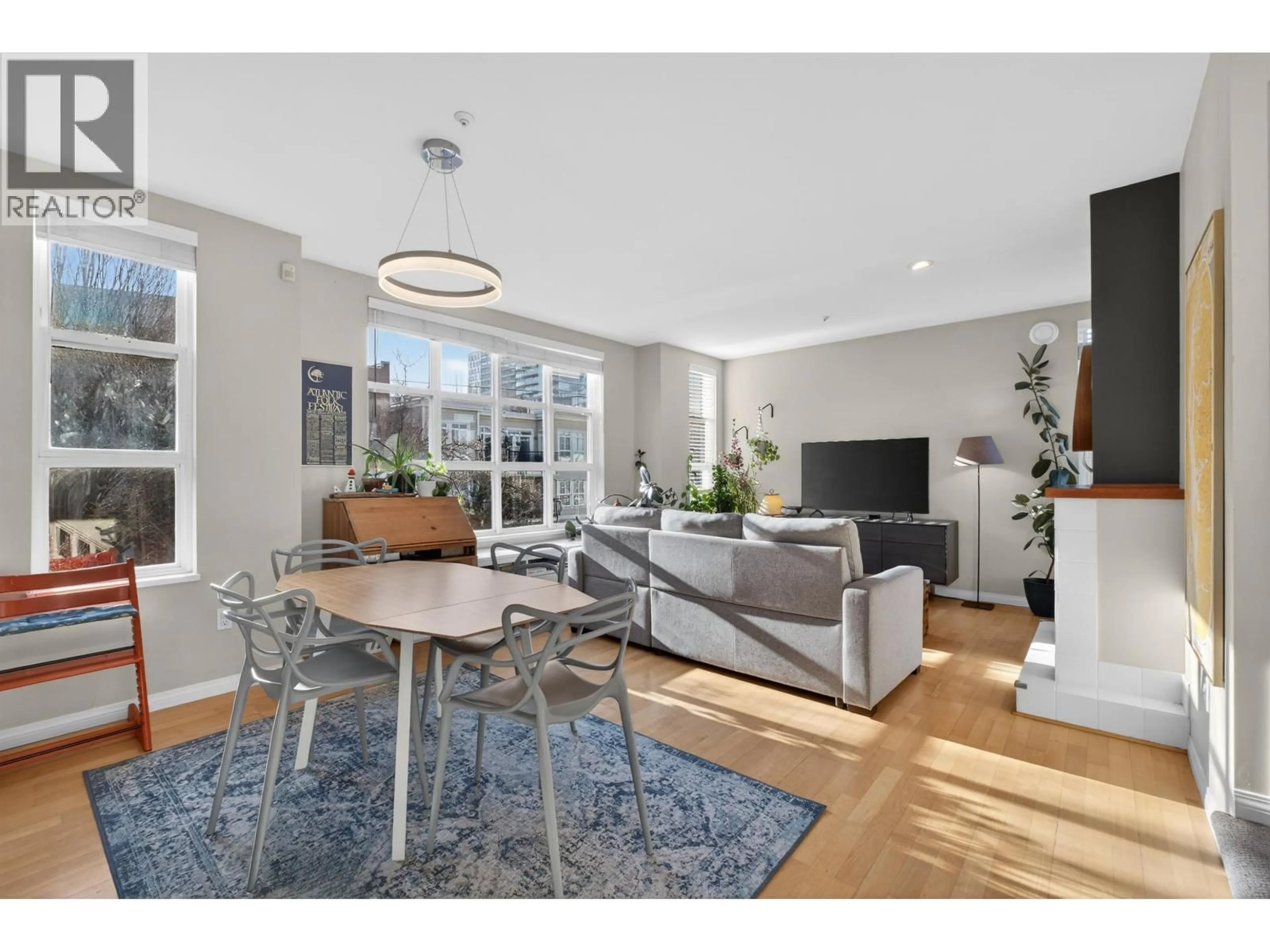 Unknown for 653 7TH AVENUE, Vancouver British Columbia V5Z1B6