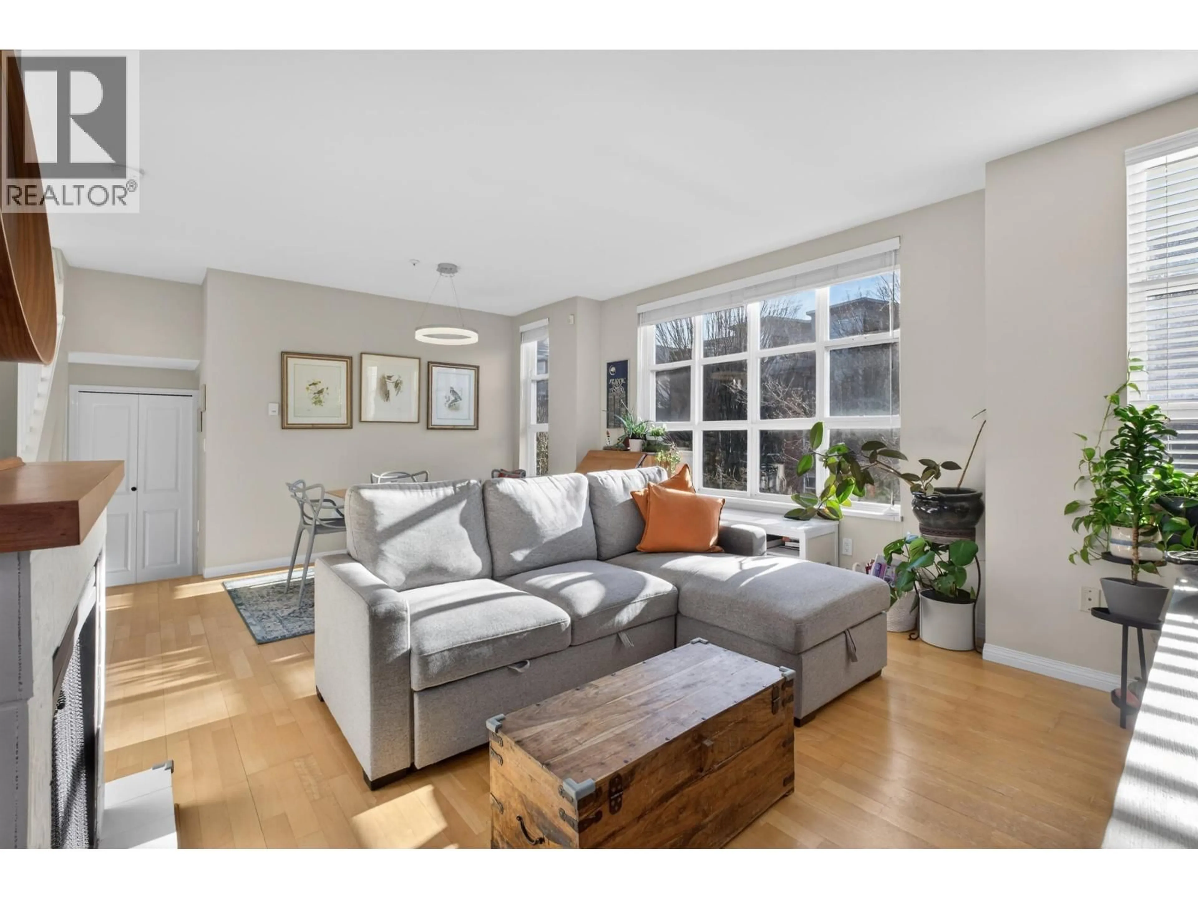 Living room with furniture, unknown for 653 7TH AVENUE, Vancouver British Columbia V5Z1B6