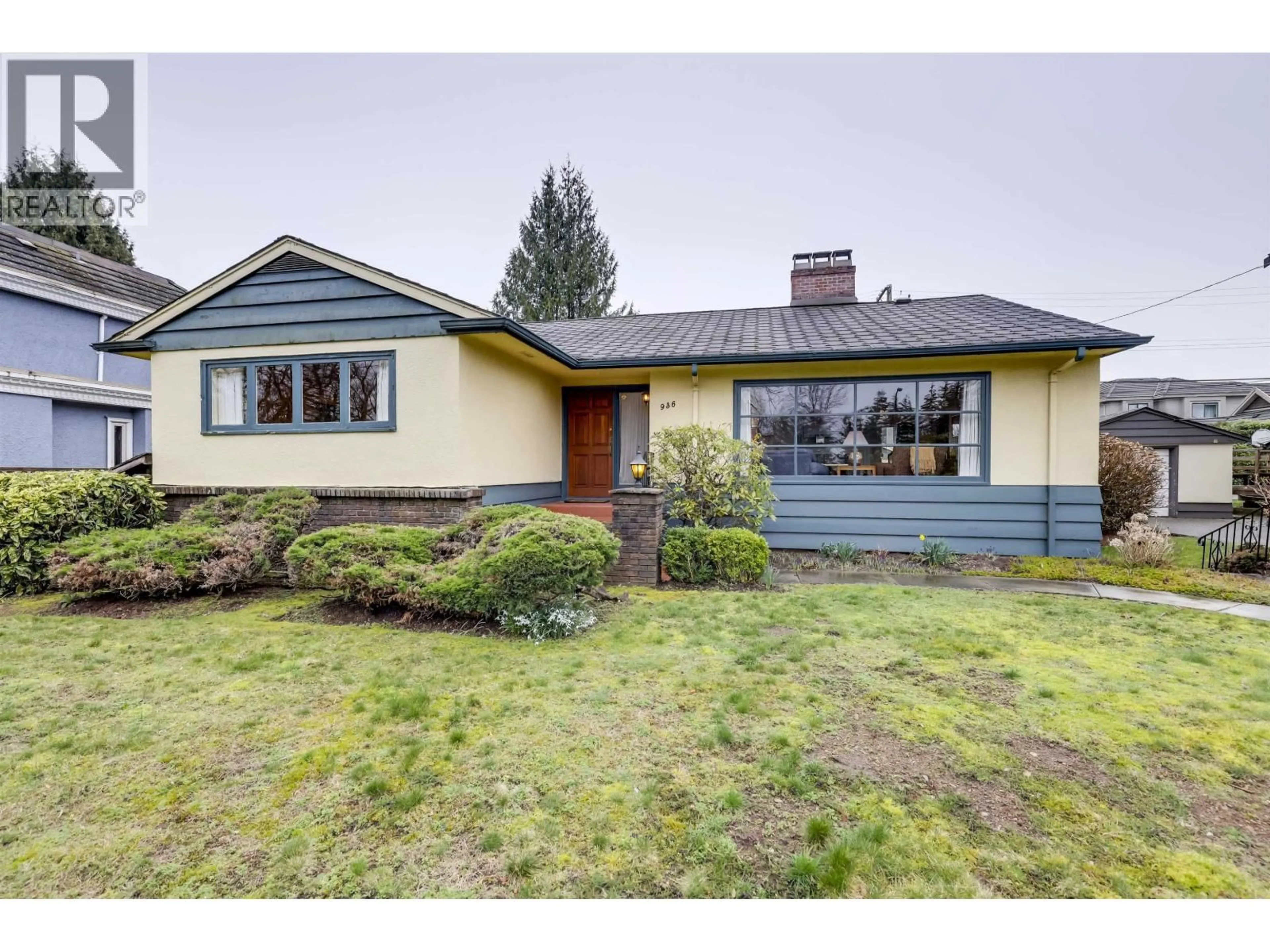 Home with vinyl exterior material, street for 936 37TH AVENUE, Vancouver British Columbia V5Z2L5