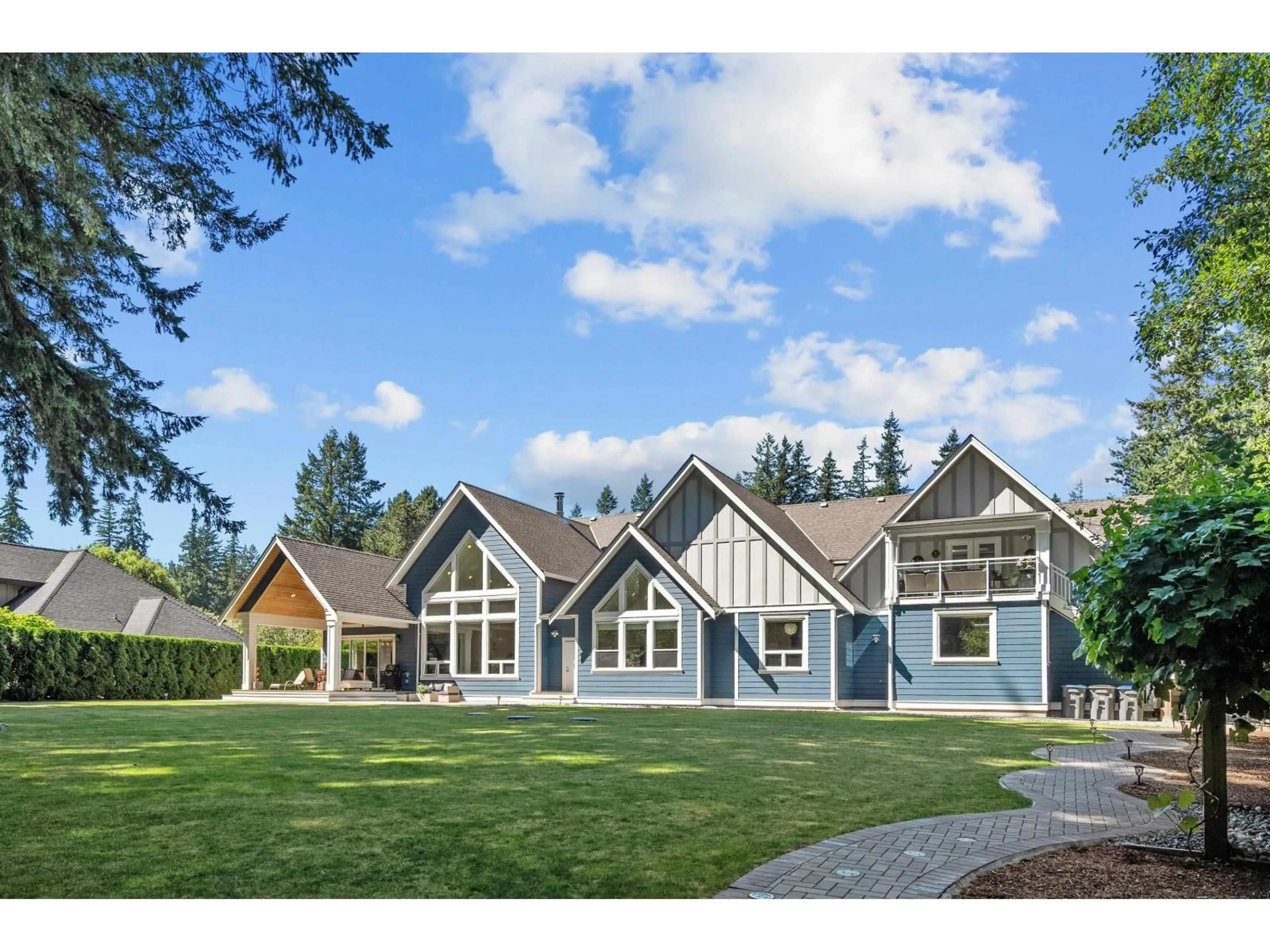 Home with vinyl exterior material, mountain view for 2732 NORTHCREST DRIVE, Surrey British Columbia V4P2G9