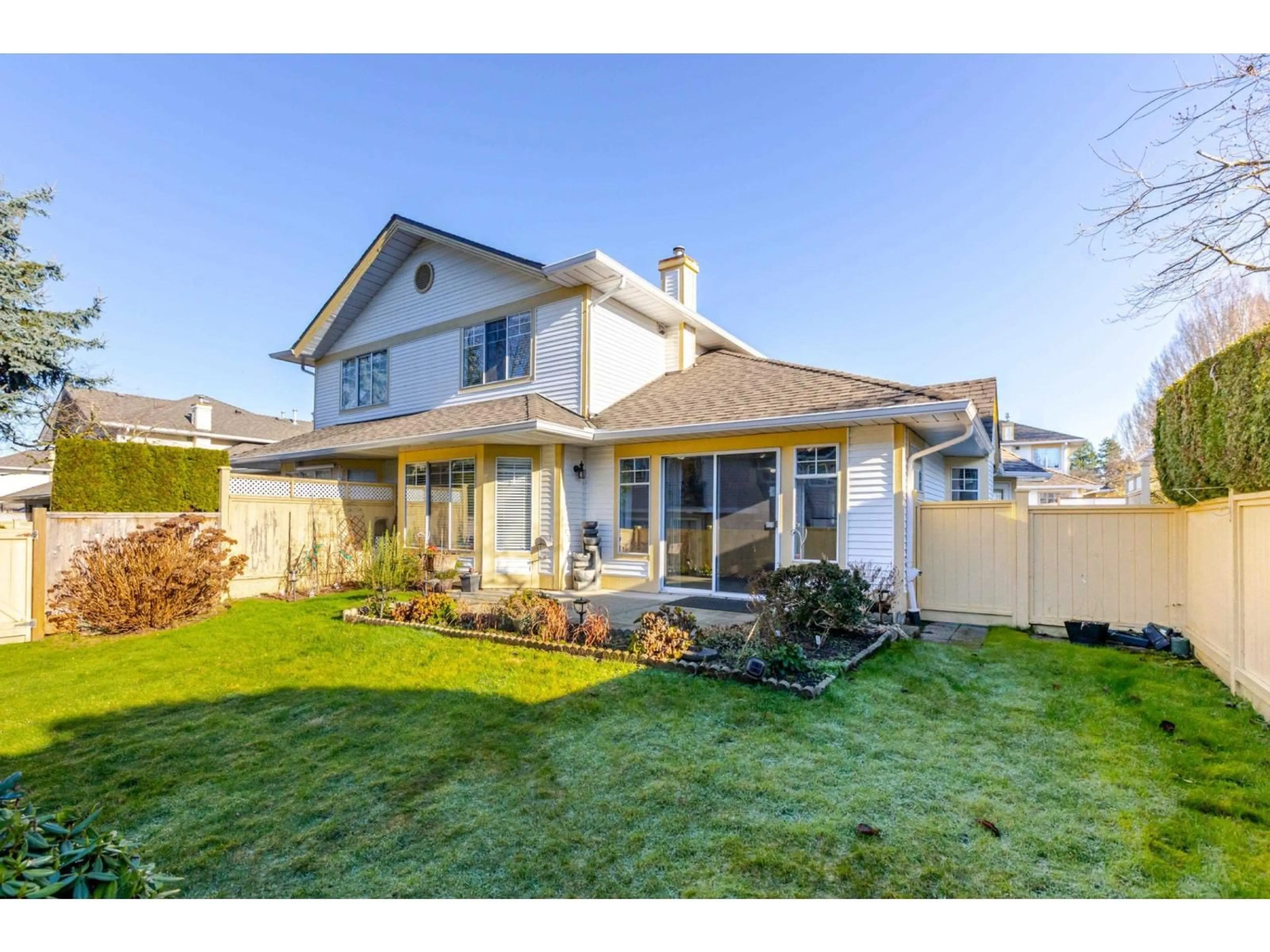 Home with vinyl exterior material, street for 42 - 21138 88 AVENUE, Langley British Columbia V1M2G7