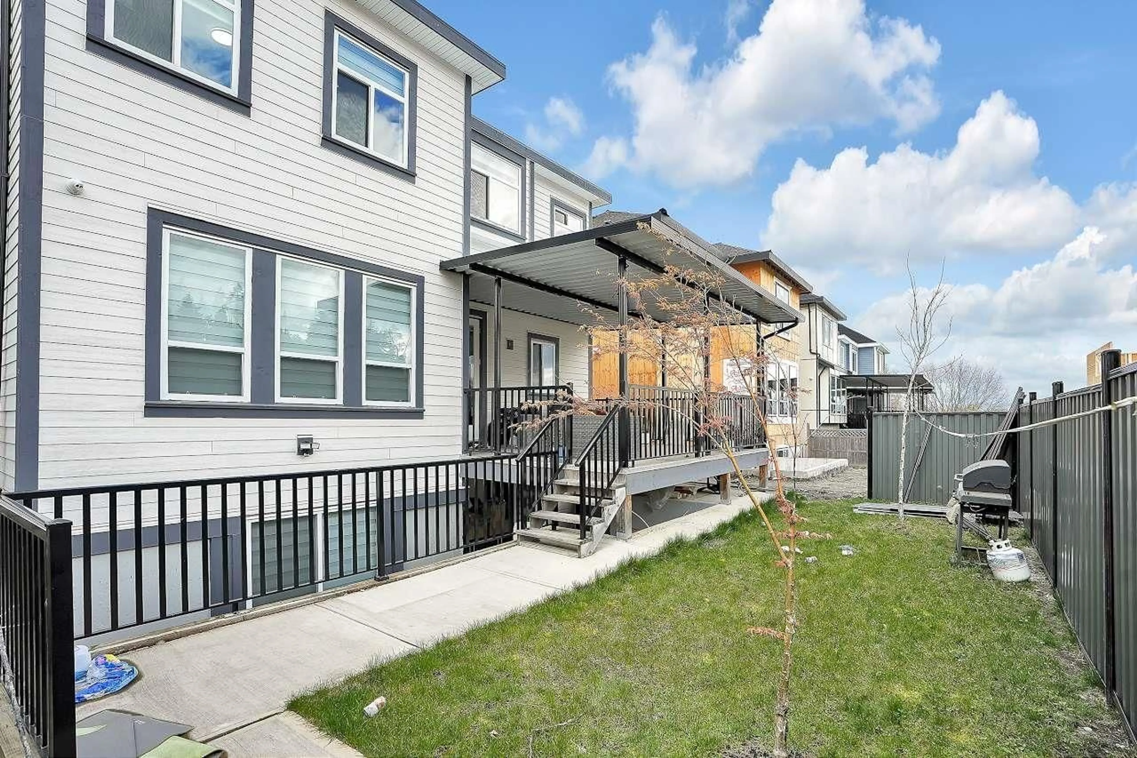 Patio, street for 10620 124 STREET, Surrey British Columbia V3V3X8