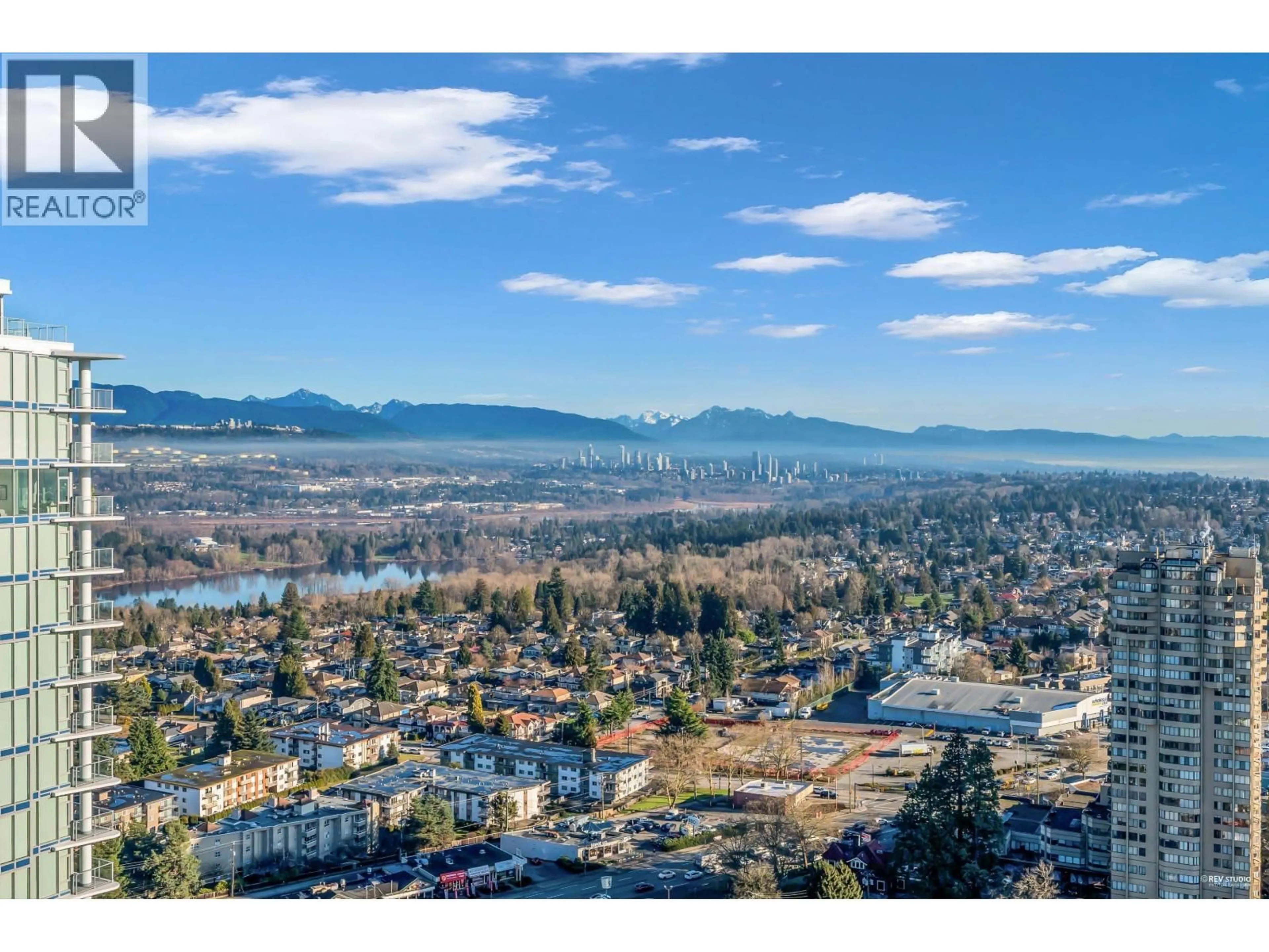 A pic from outside/outdoor area/front of a property/back of a property/a pic from drone, mountain view for 3901 - 6538 NELSON AVENUE, Burnaby British Columbia V5H0G5