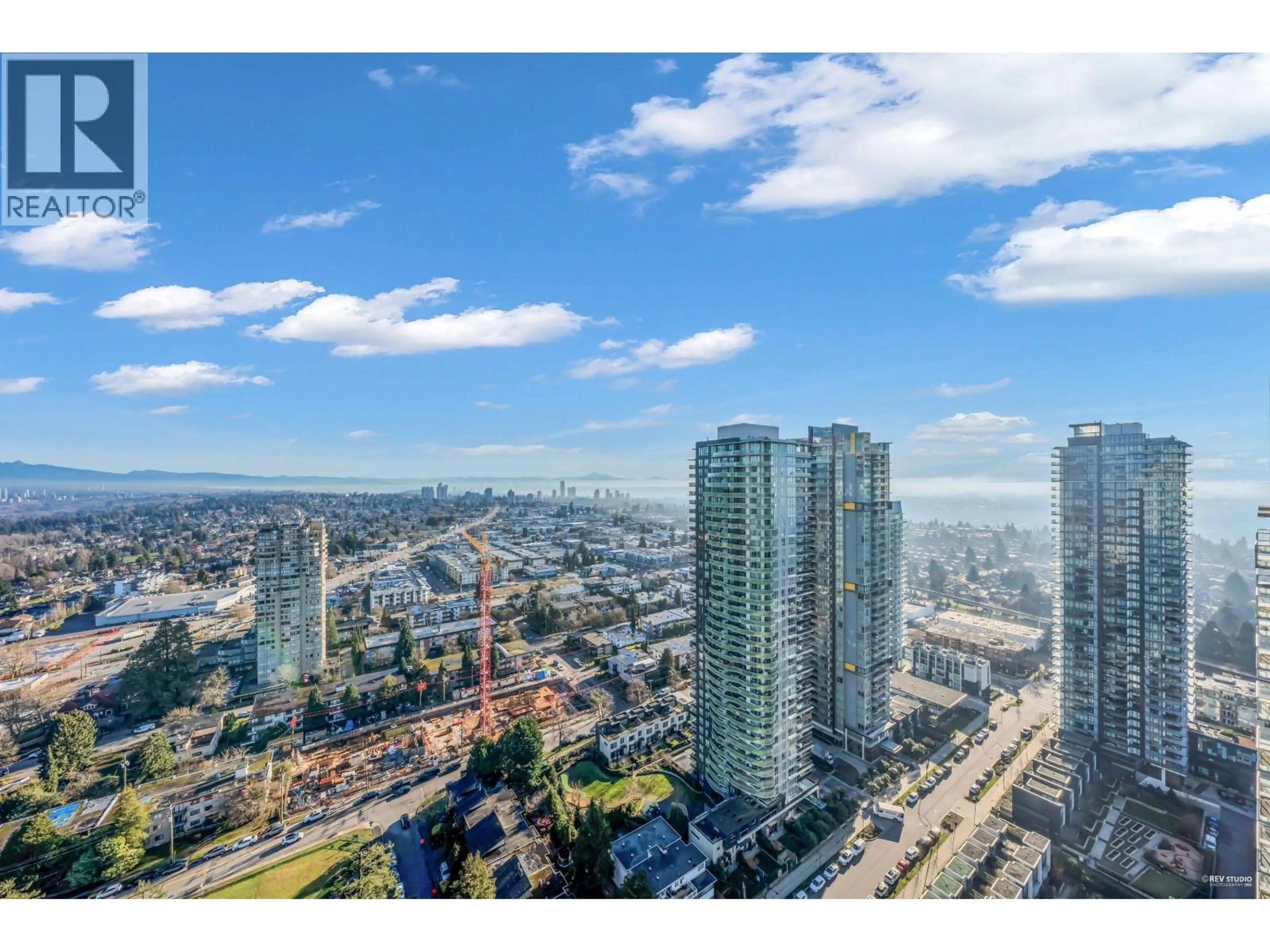 A pic from outside/outdoor area/front of a property/back of a property/a pic from drone, city buildings view from balcony for 3901 - 6538 NELSON AVENUE, Burnaby British Columbia V5H0G5