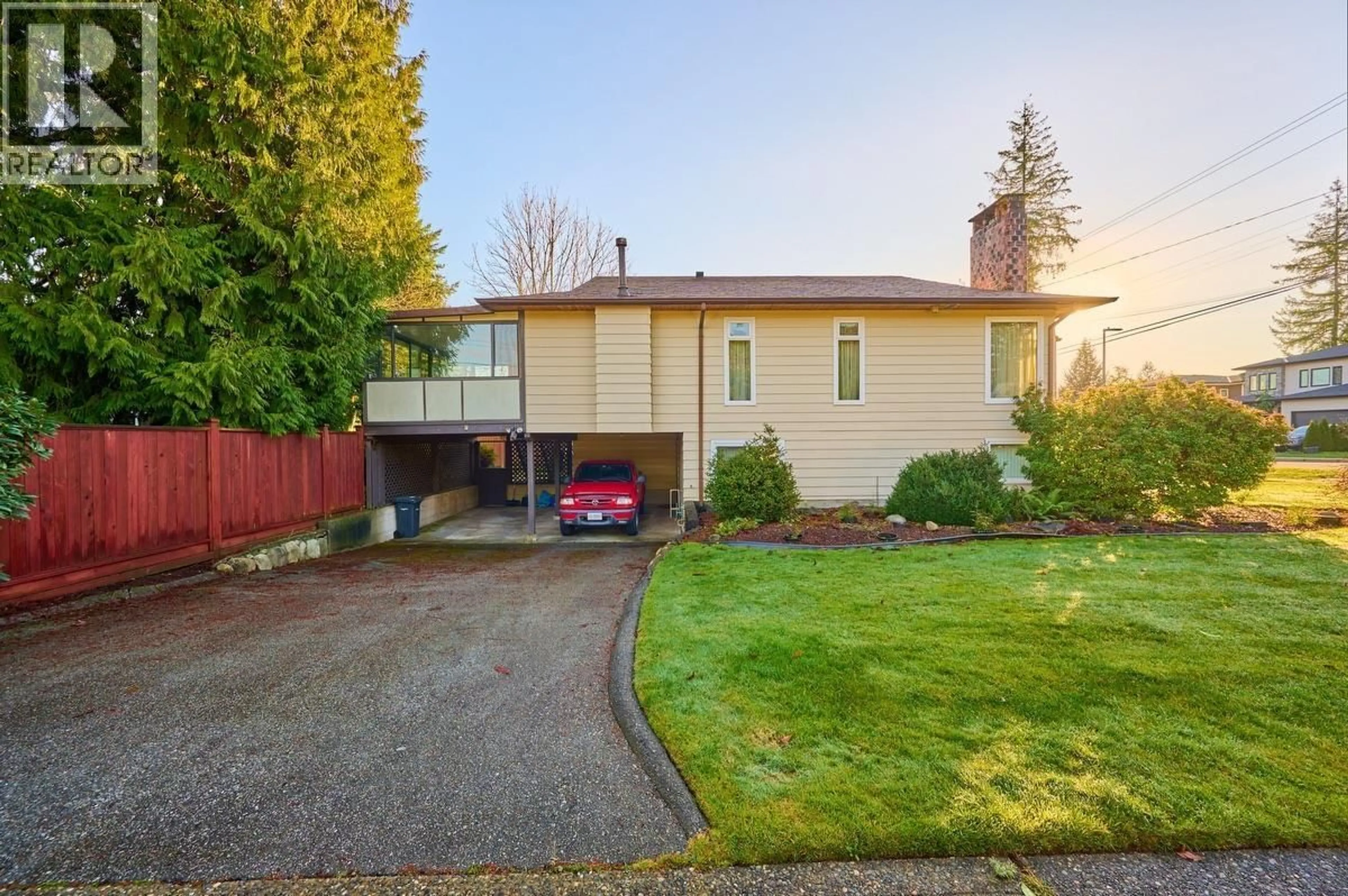 A pic from outside/outdoor area/front of a property/back of a property/a pic from drone, street for 685 PORTER STREET, Coquitlam British Columbia V3J5B2