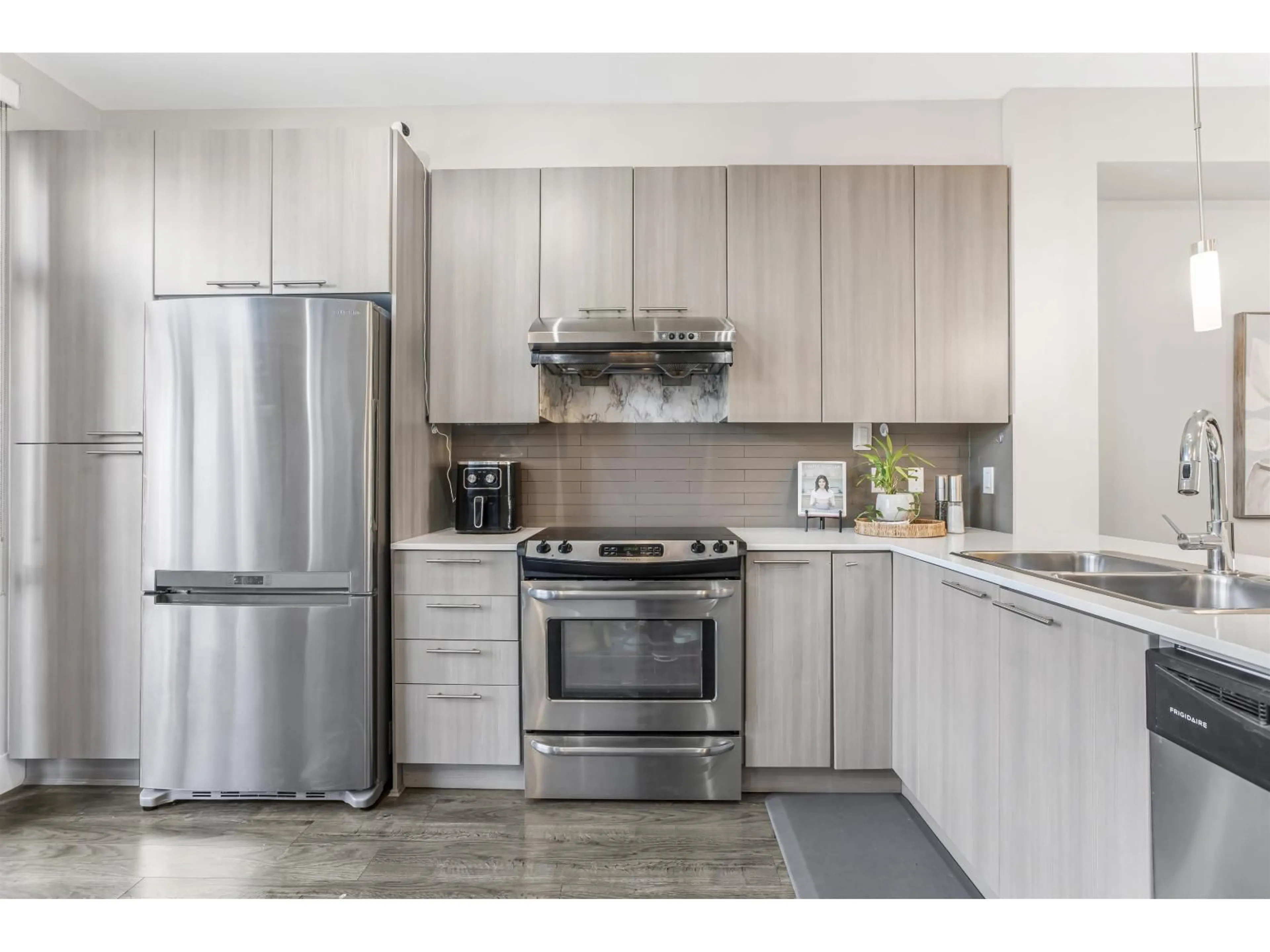 Unknown for 98 - 19433 68 AVENUE, Surrey British Columbia V4N6M8