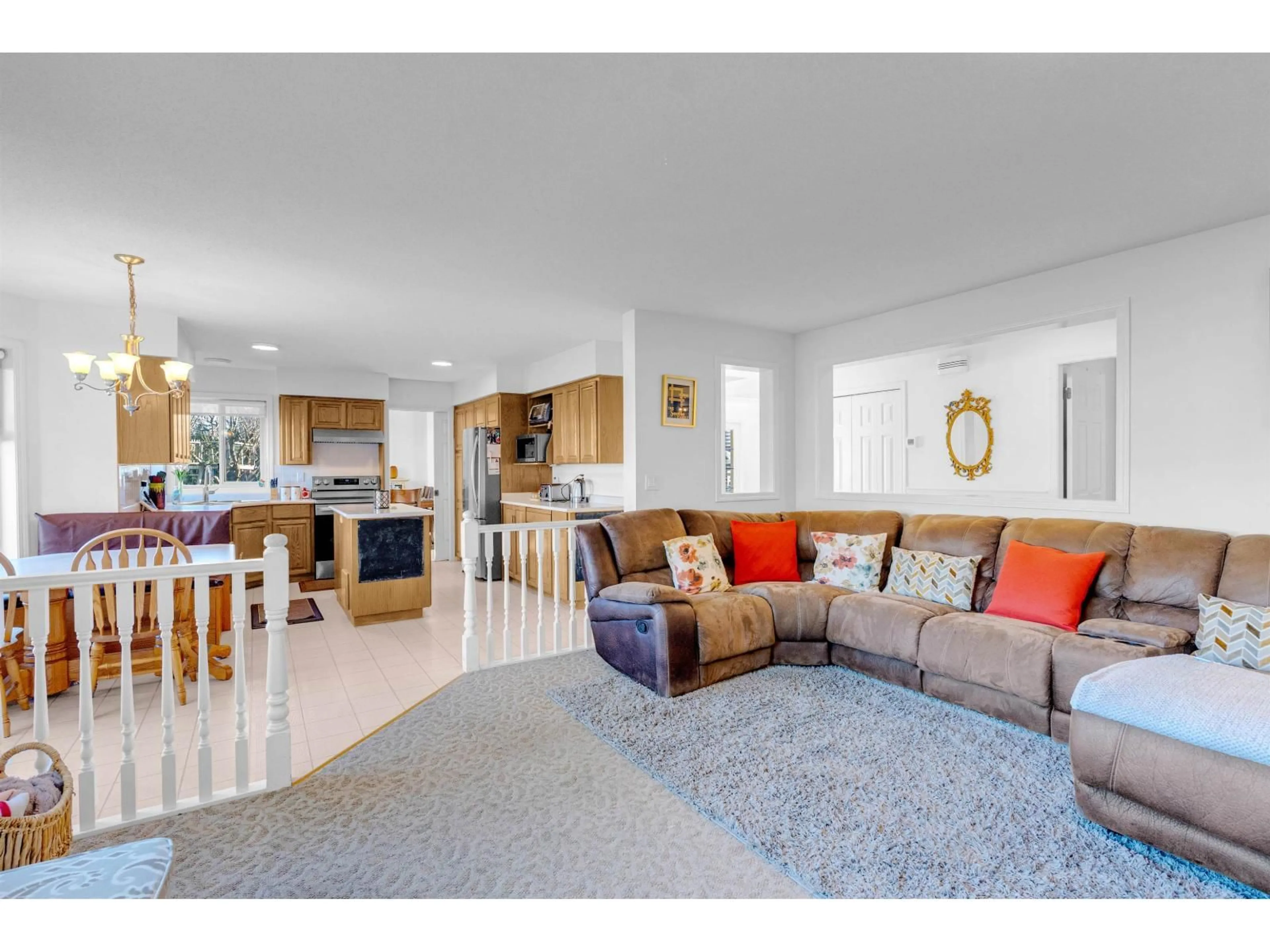 Living room with furniture, unknown for 14247 86 AVENUE, Surrey British Columbia V3W0S6