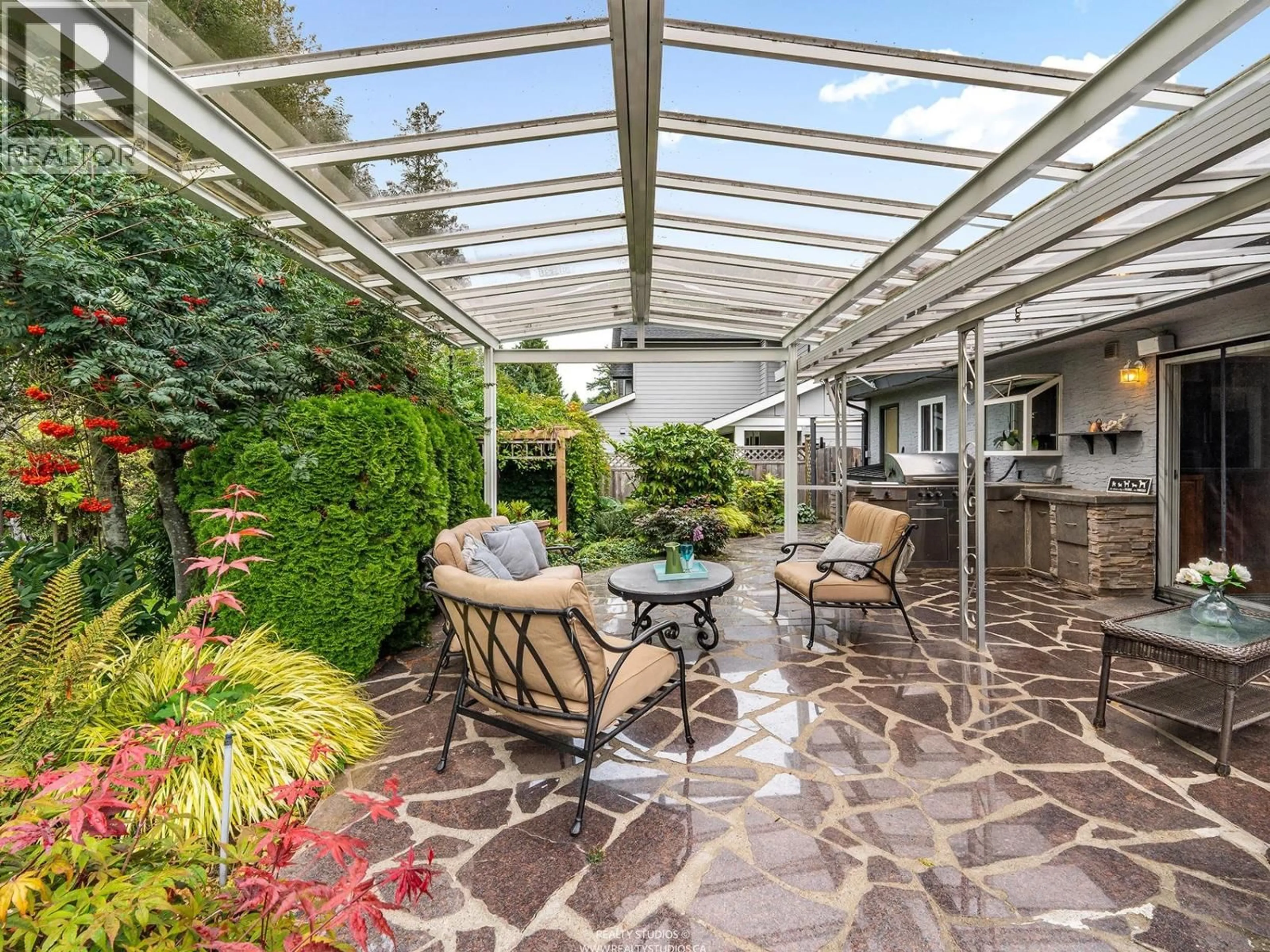 Patio, street for 5231 1 AVENUE, Delta British Columbia V4M1B4