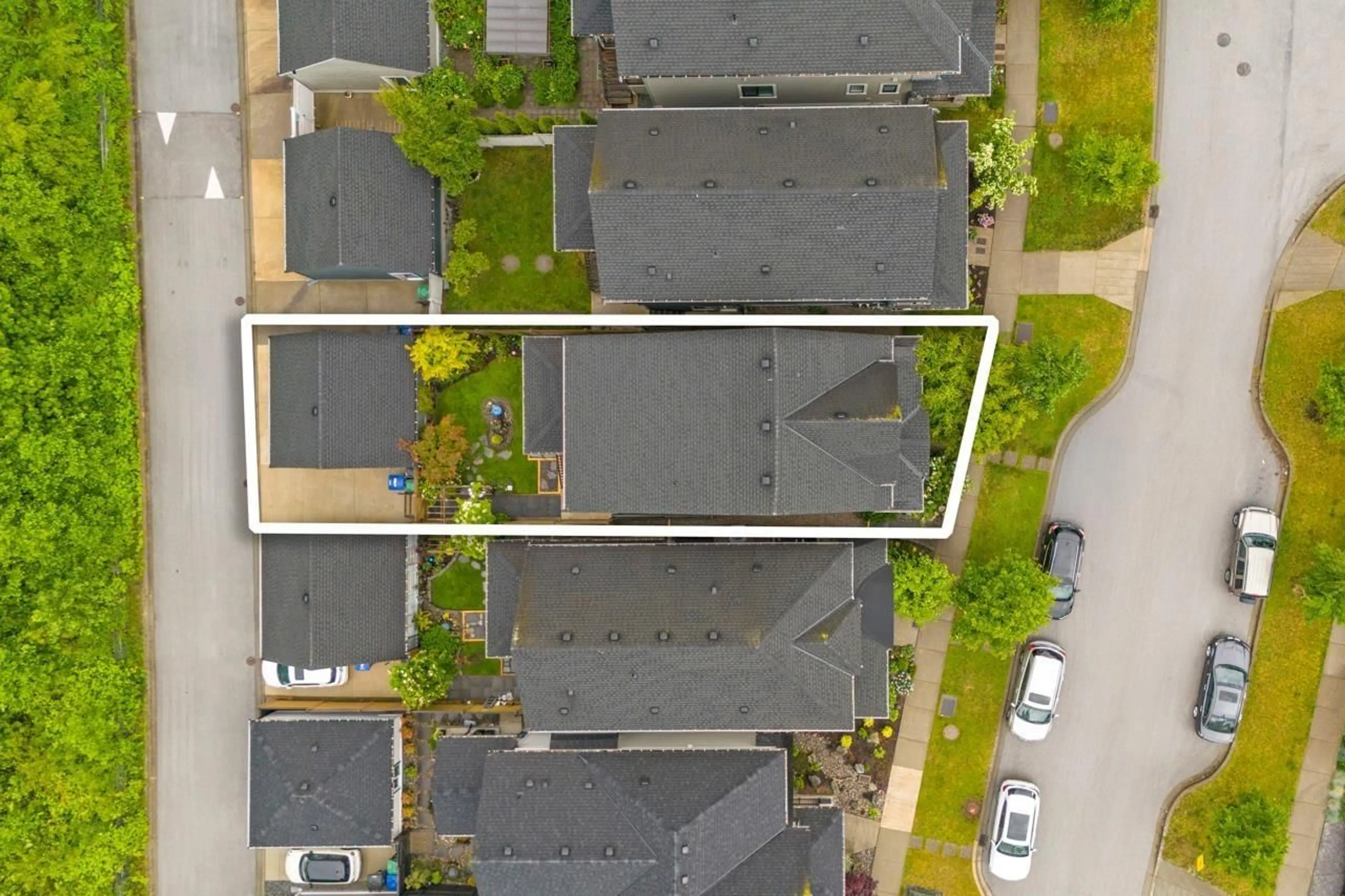 A pic from outside/outdoor area/front of a property/back of a property/a pic from drone, street for 2131 164A STREET, Surrey British Columbia V3Z0V5