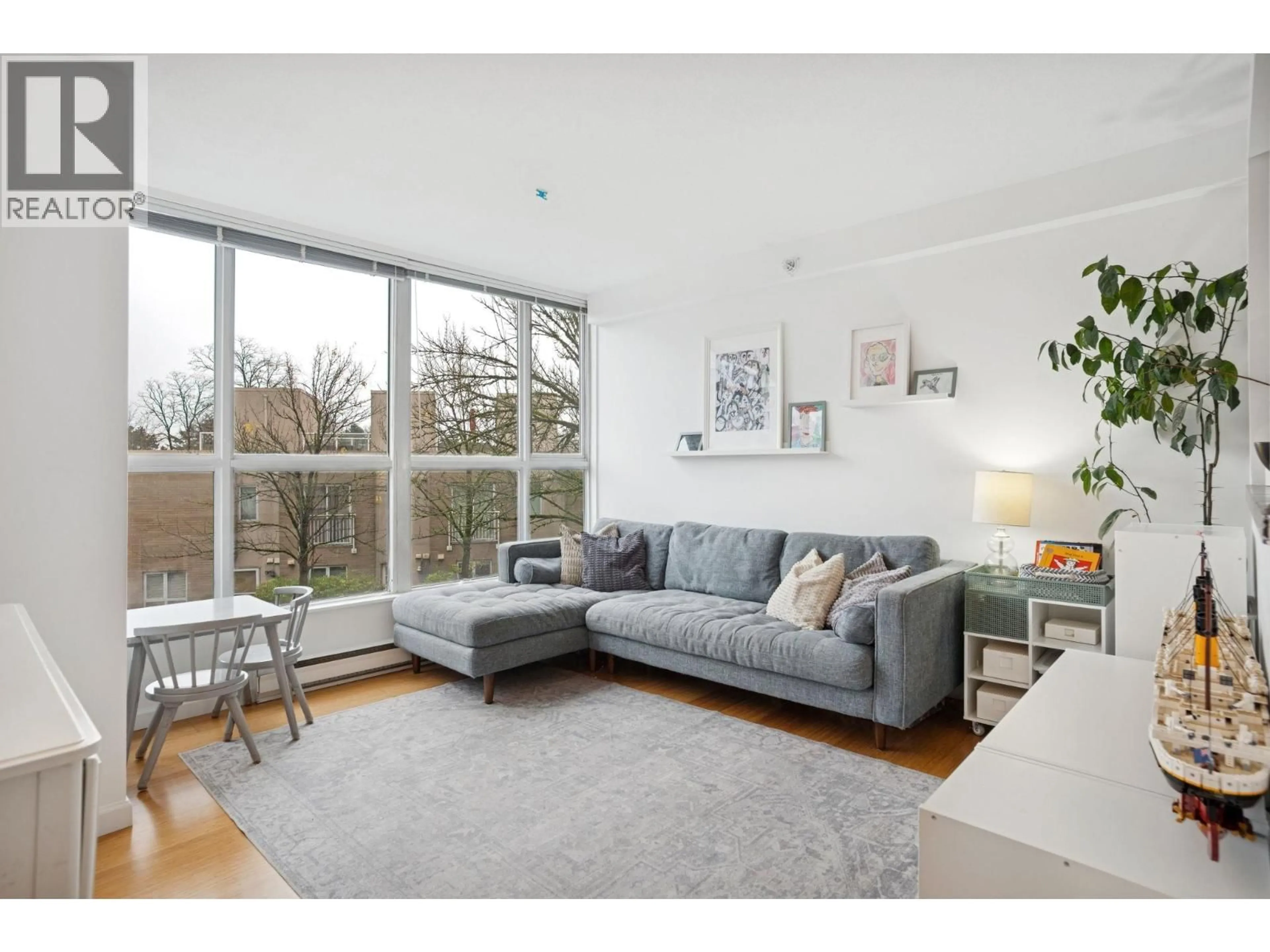 Living room with furniture, unknown for 216 - 288 8TH AVENUE, Vancouver British Columbia V5T4S8