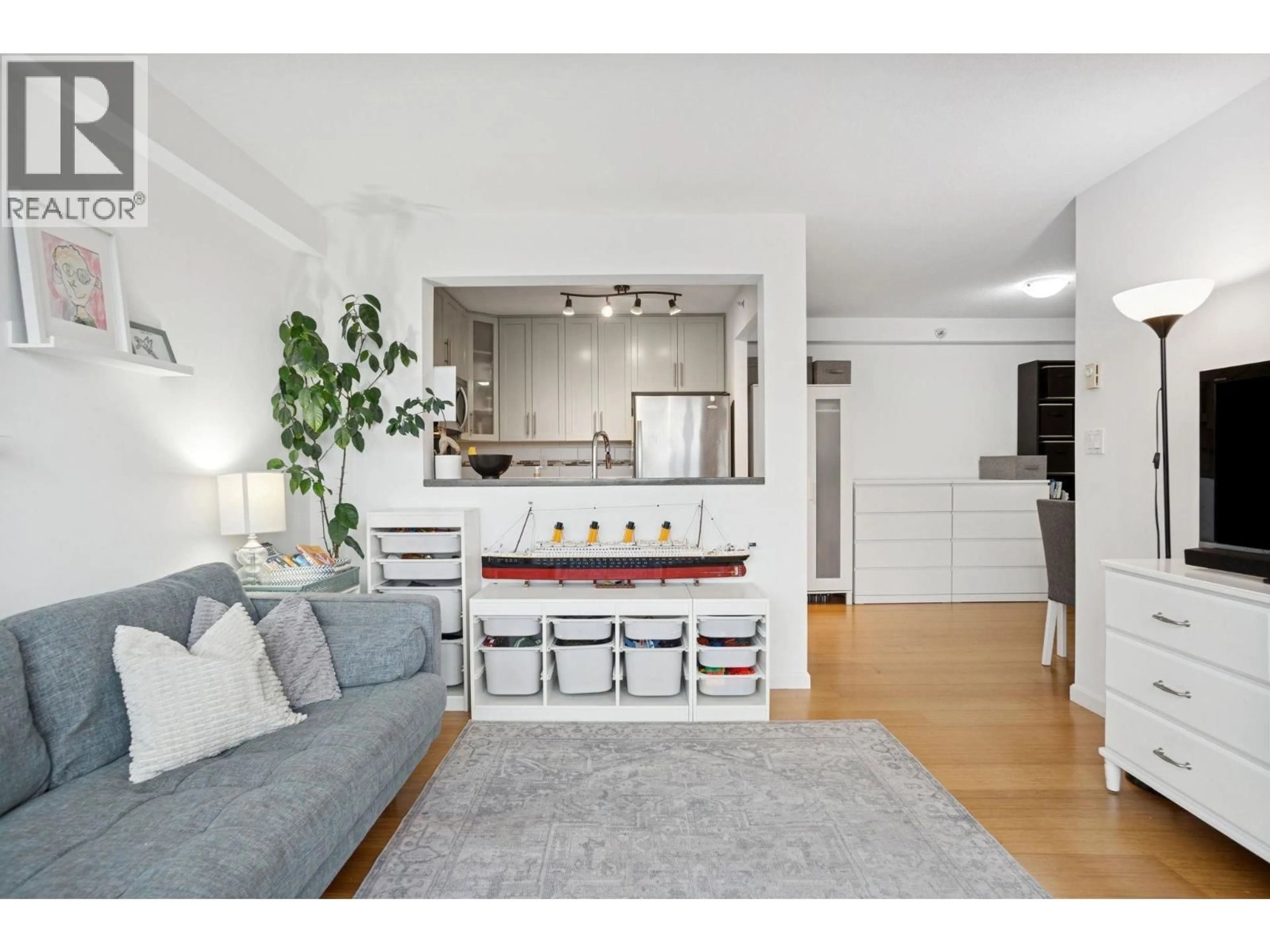 Open concept kitchen, unknown for 216 - 288 8TH AVENUE, Vancouver British Columbia V5T4S8