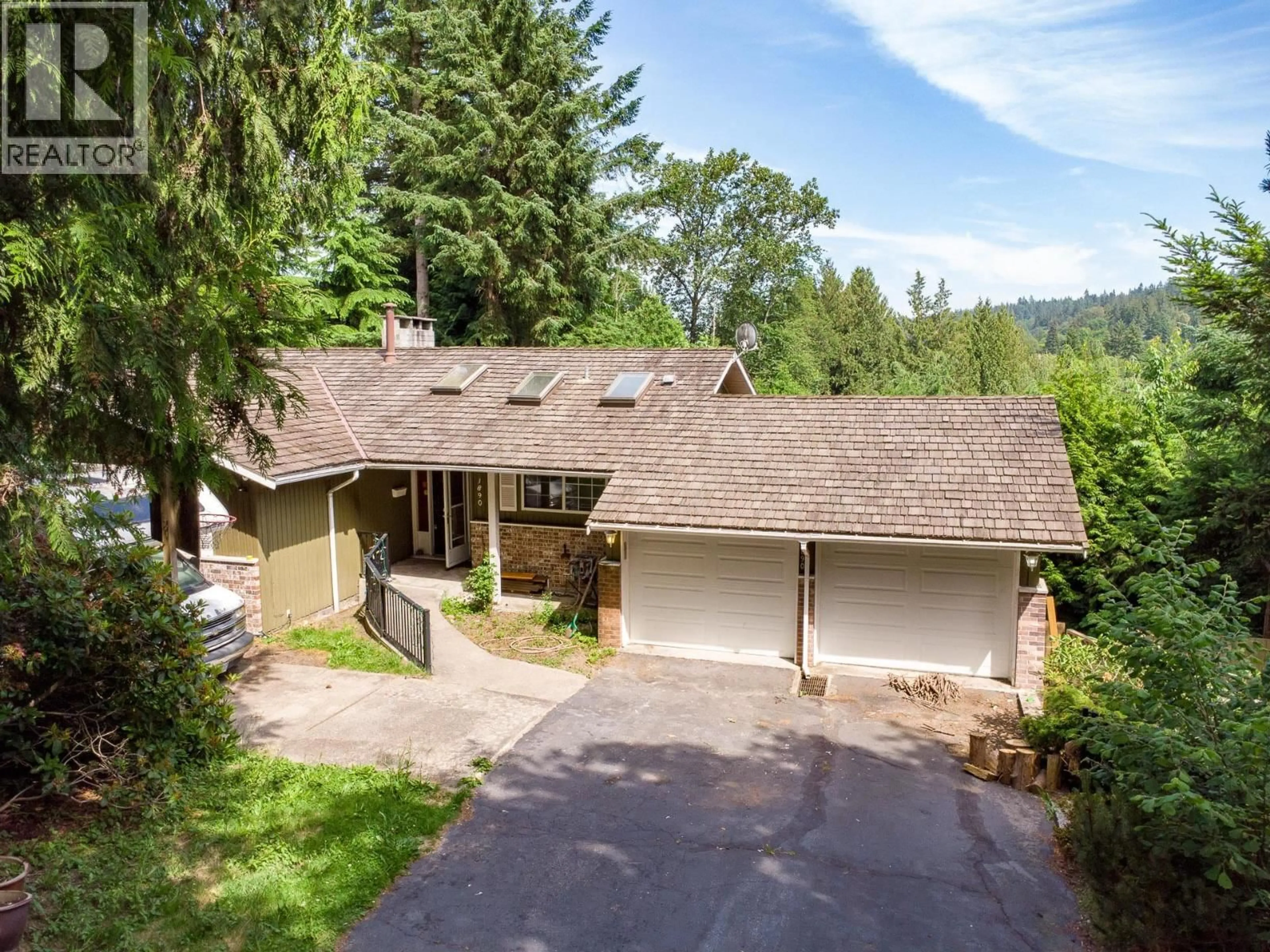 A pic from outside/outdoor area/front of a property/back of a property/a pic from drone, mountain view for 1890 CHARLES STREET, Port Moody British Columbia V3H2M3