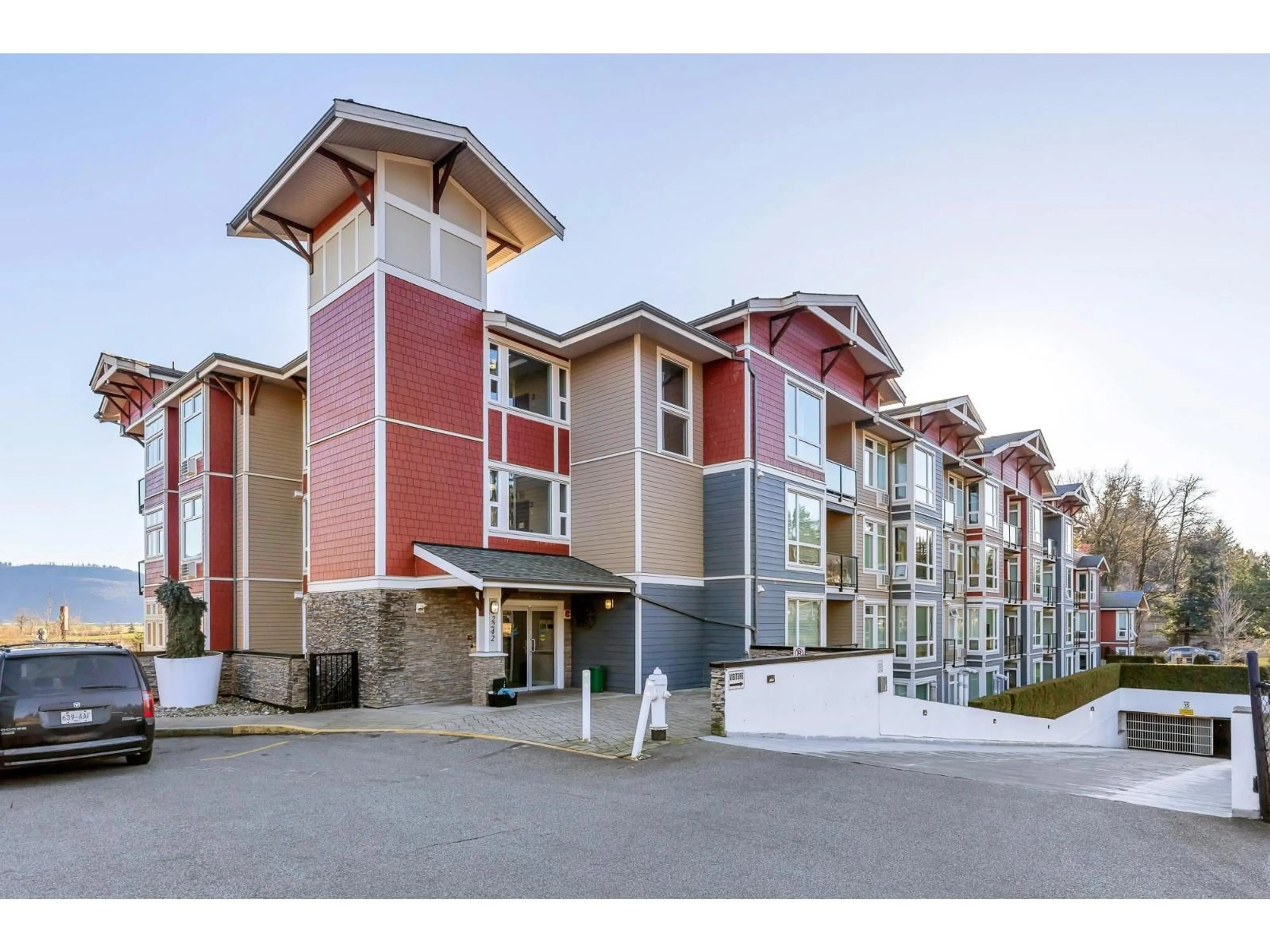 Unknown for 203 - 2242 WHATCOM ROAD, Abbotsford British Columbia V3G0B3