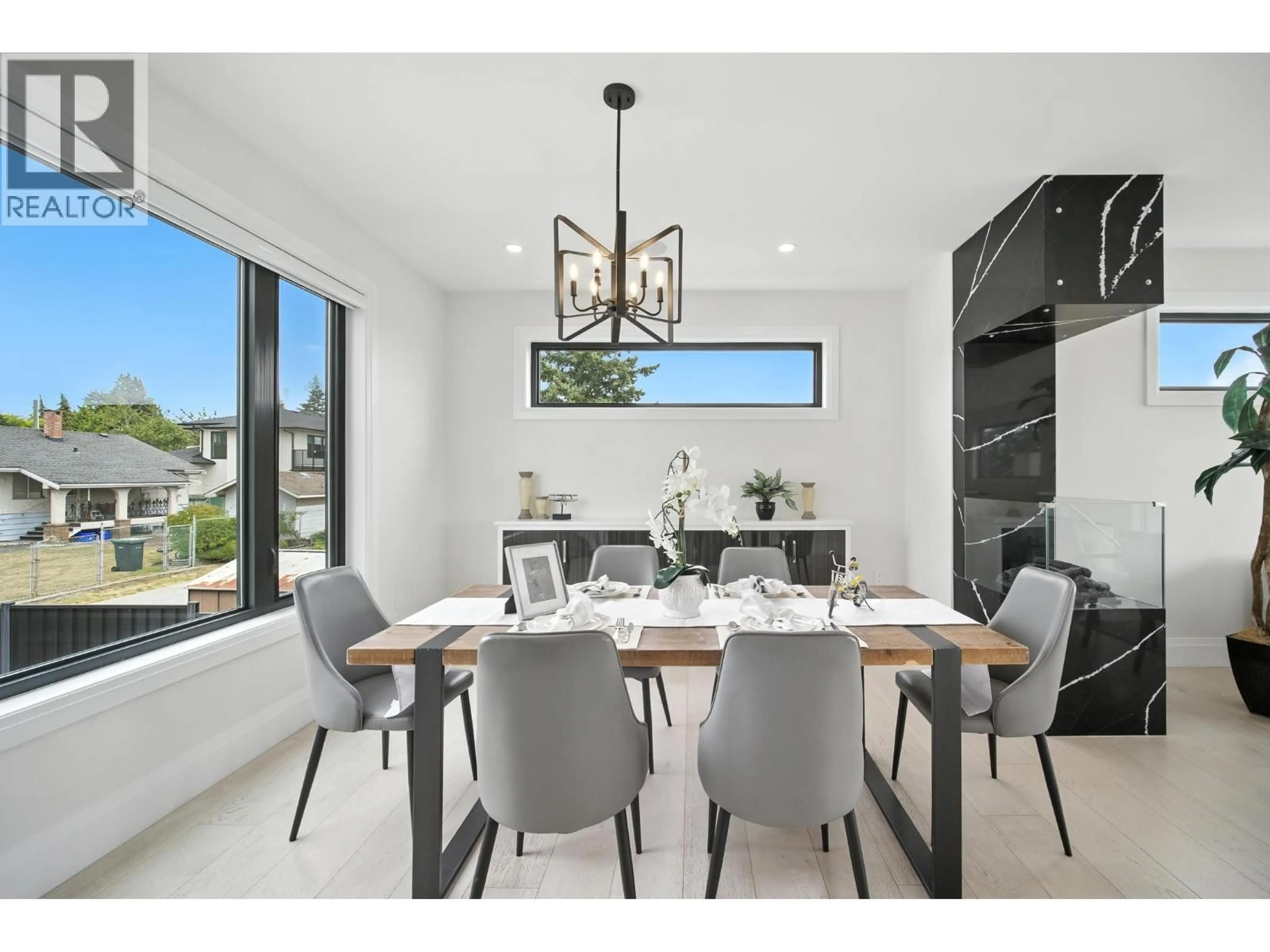 Dining room, ceramic/tile floor for 2113 DAWES HILL ROAD, Coquitlam British Columbia V3K1N2