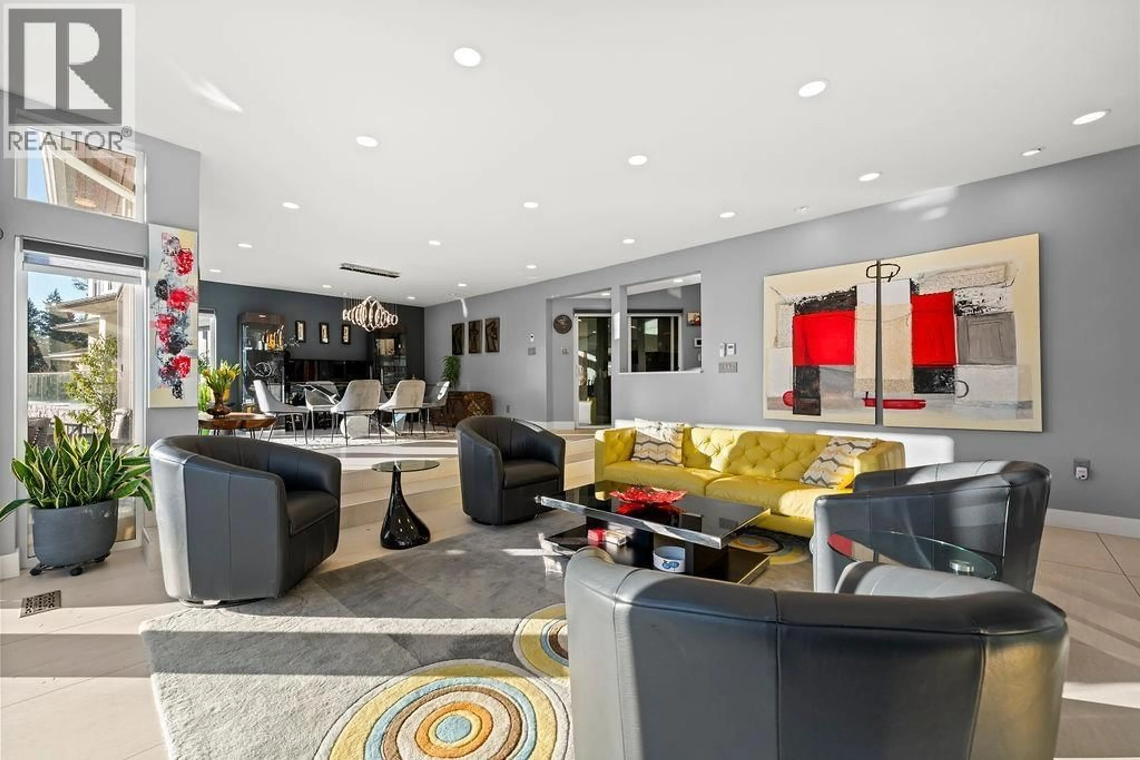 Lobby for 3722 SOUTHRIDGE PLACE, West Vancouver British Columbia V7V3H8