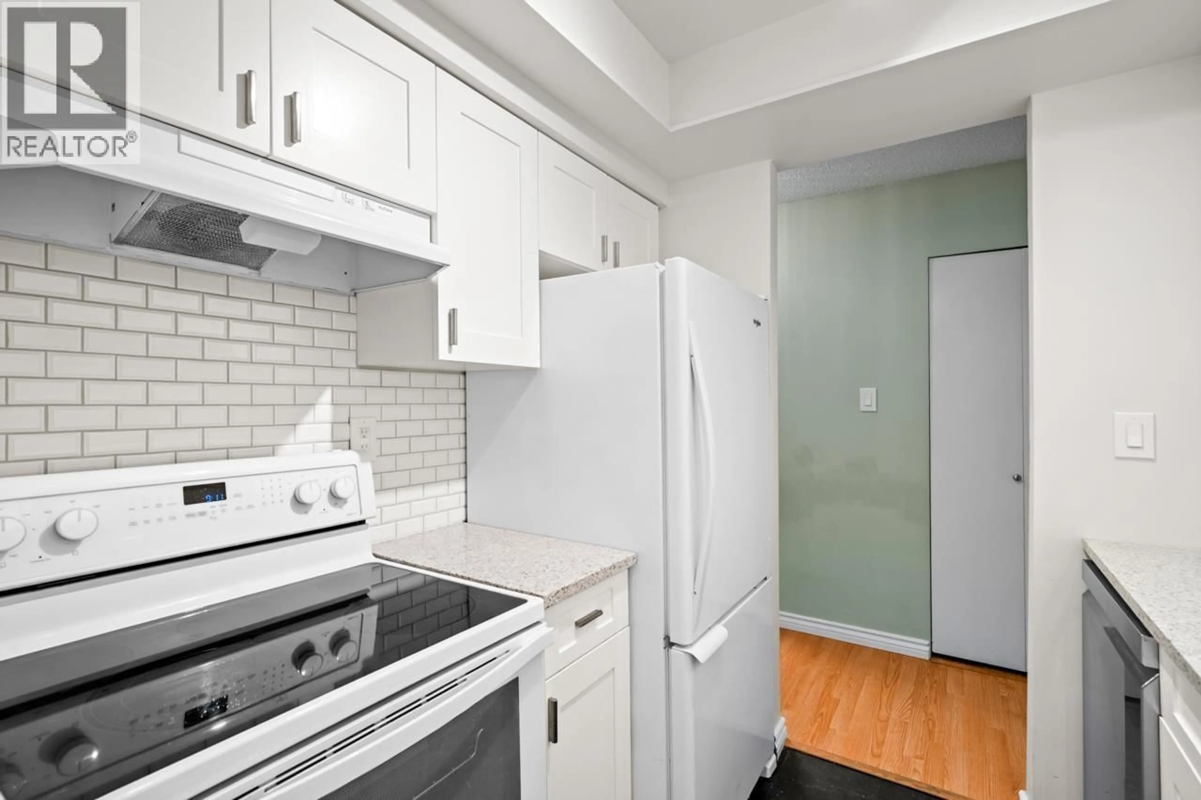 Standard kitchen, unknown for 202 - 410 AGNES STREET, New Westminster British Columbia V3L1G1