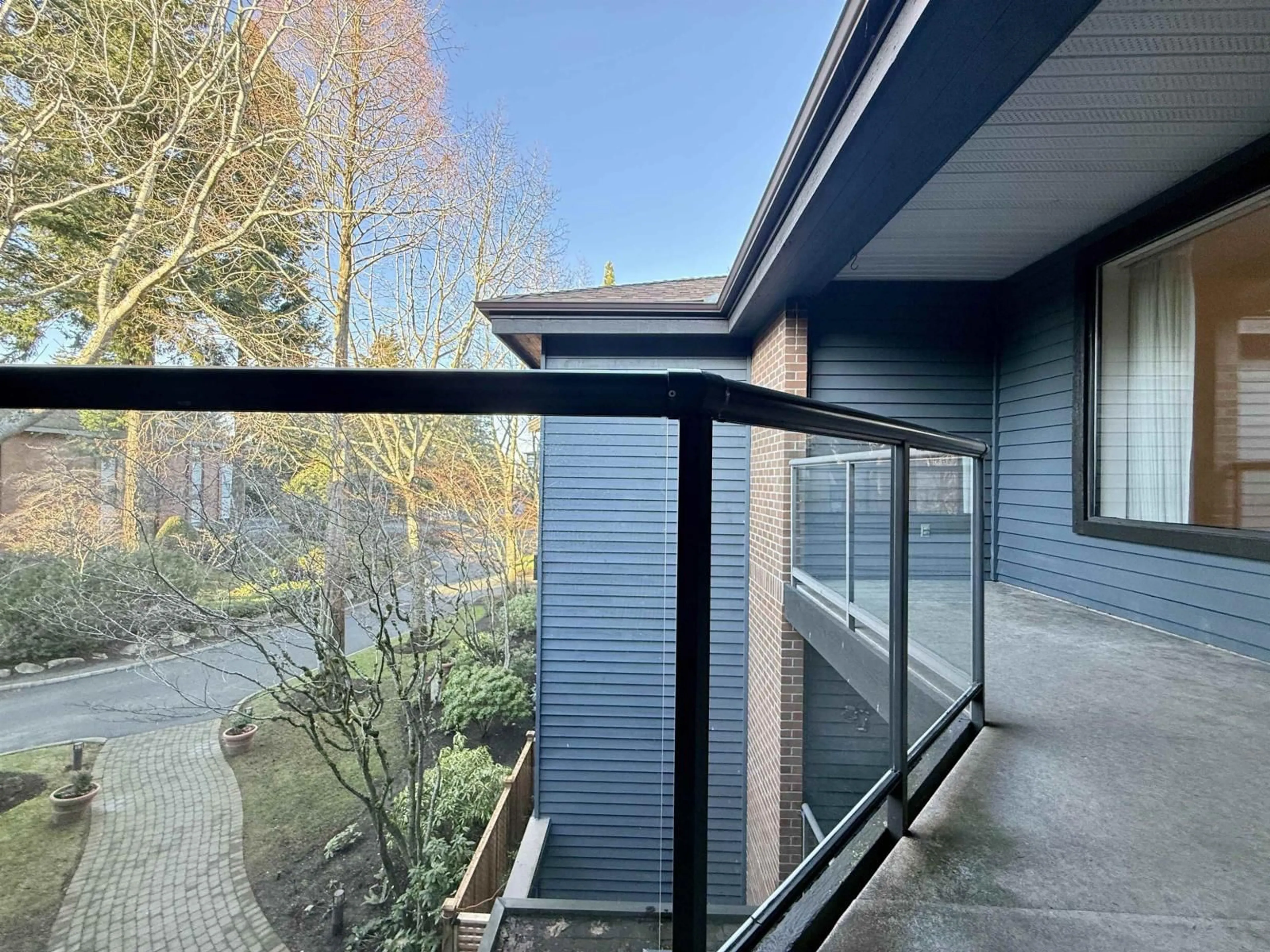 Unknown for 301 - 15300 17 AVENUE, Surrey British Columbia V4A8Y6