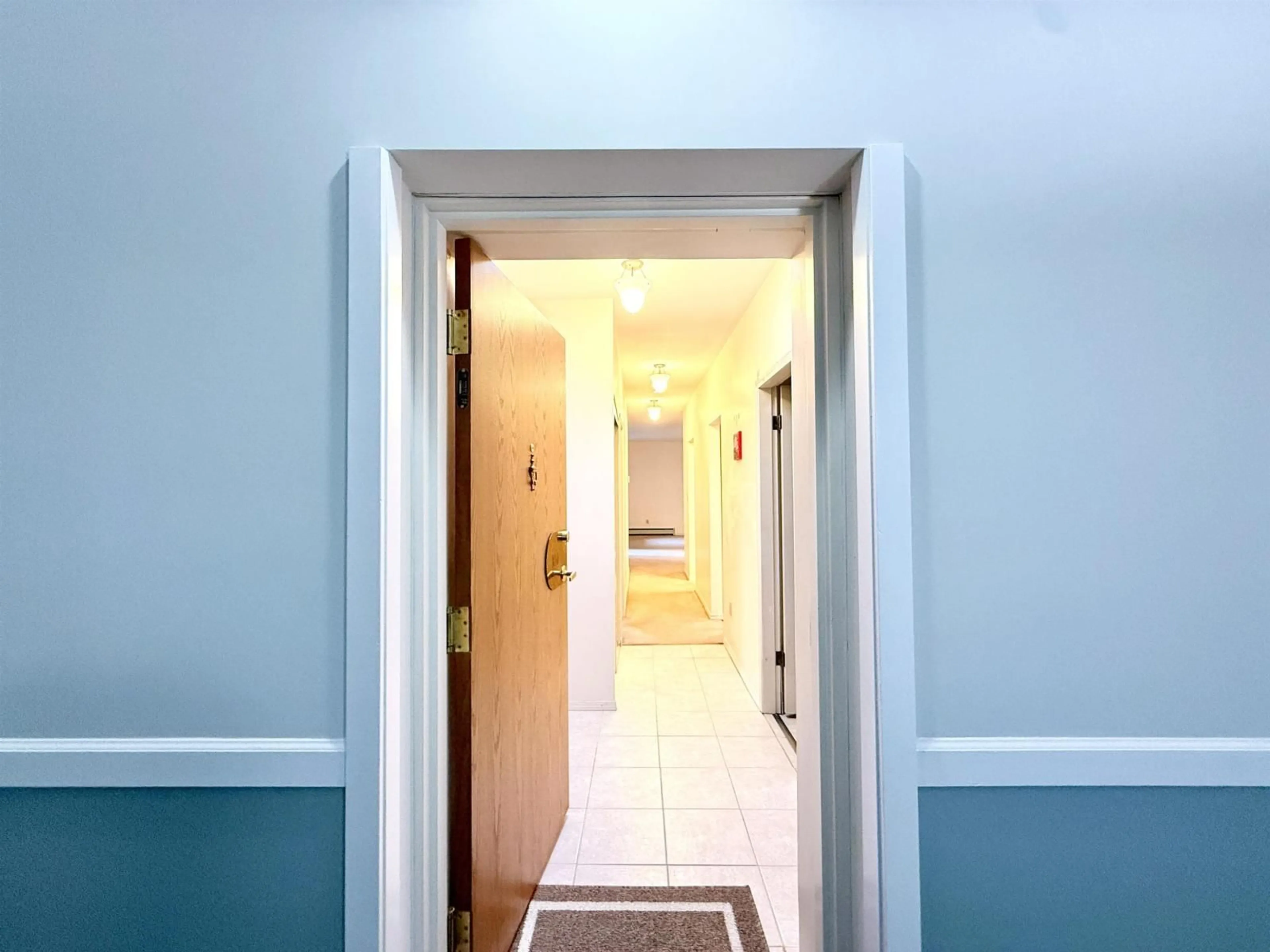 Indoor foyer for 301 - 15300 17 AVENUE, Surrey British Columbia V4A8Y6