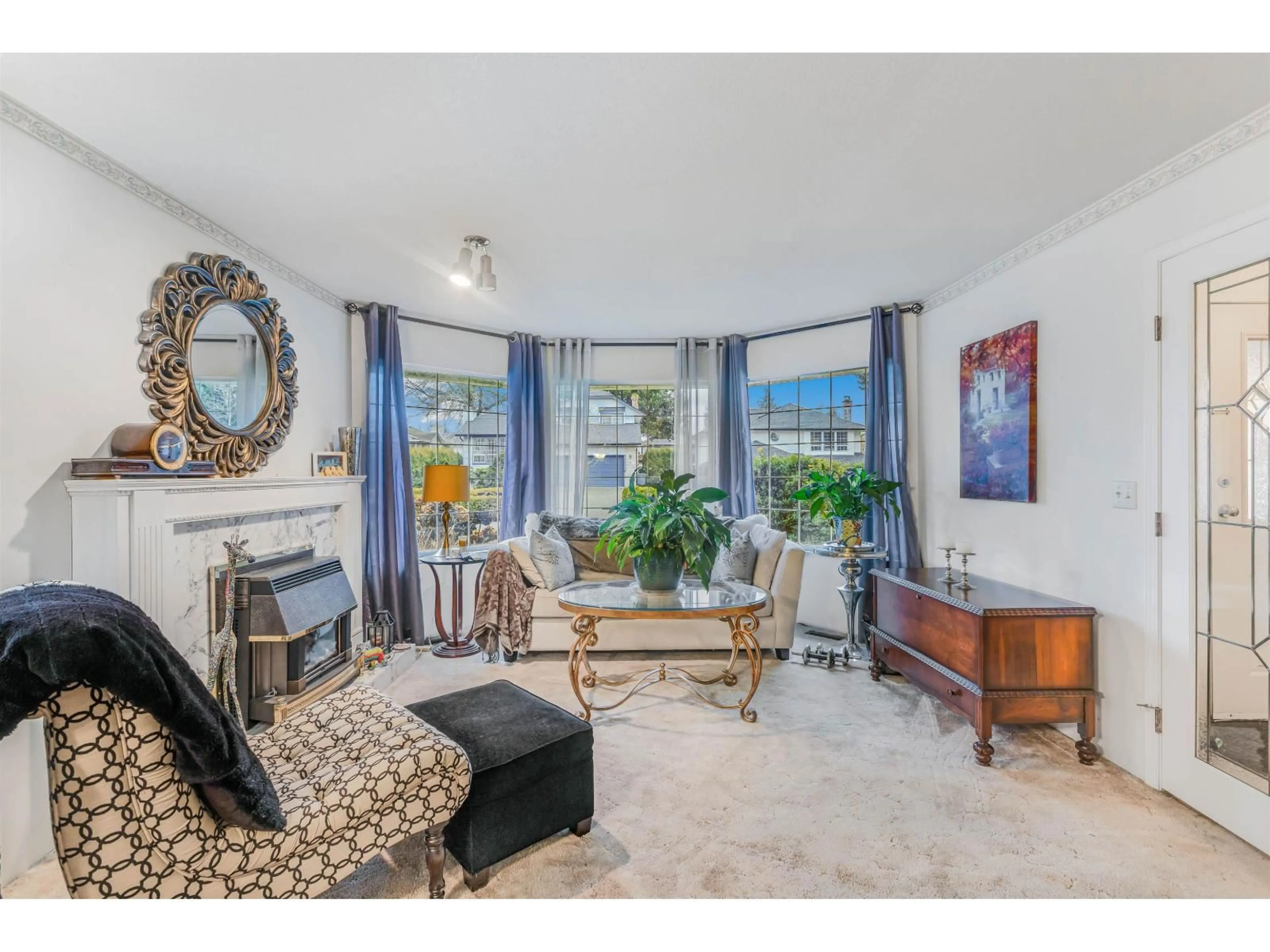 Living room with furniture, unknown for 15482 92A AVENUE, Surrey British Columbia V3R9B1