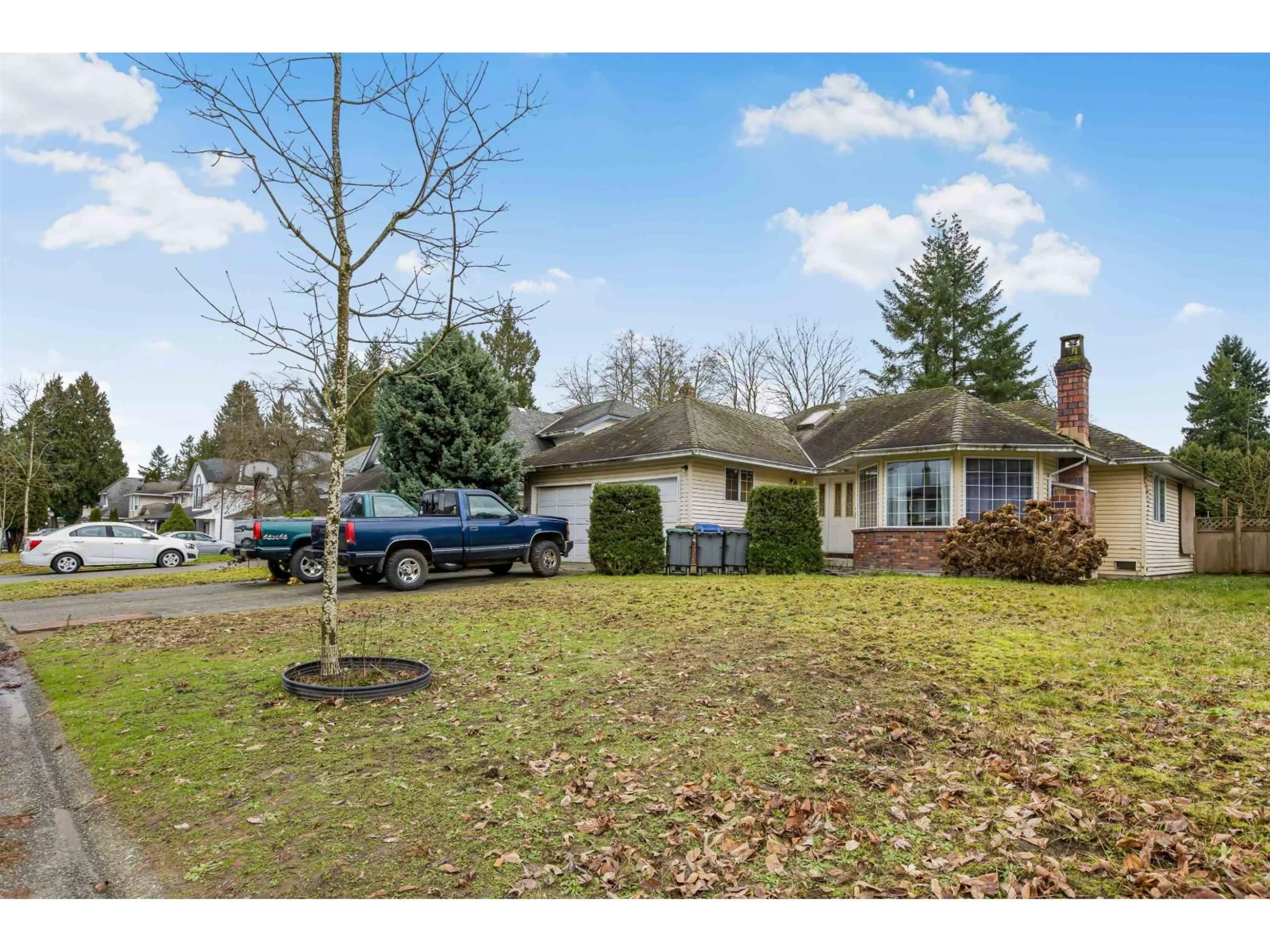 A pic from outside/outdoor area/front of a property/back of a property/a pic from drone, street for 15482 92A AVENUE, Surrey British Columbia V3R9B1