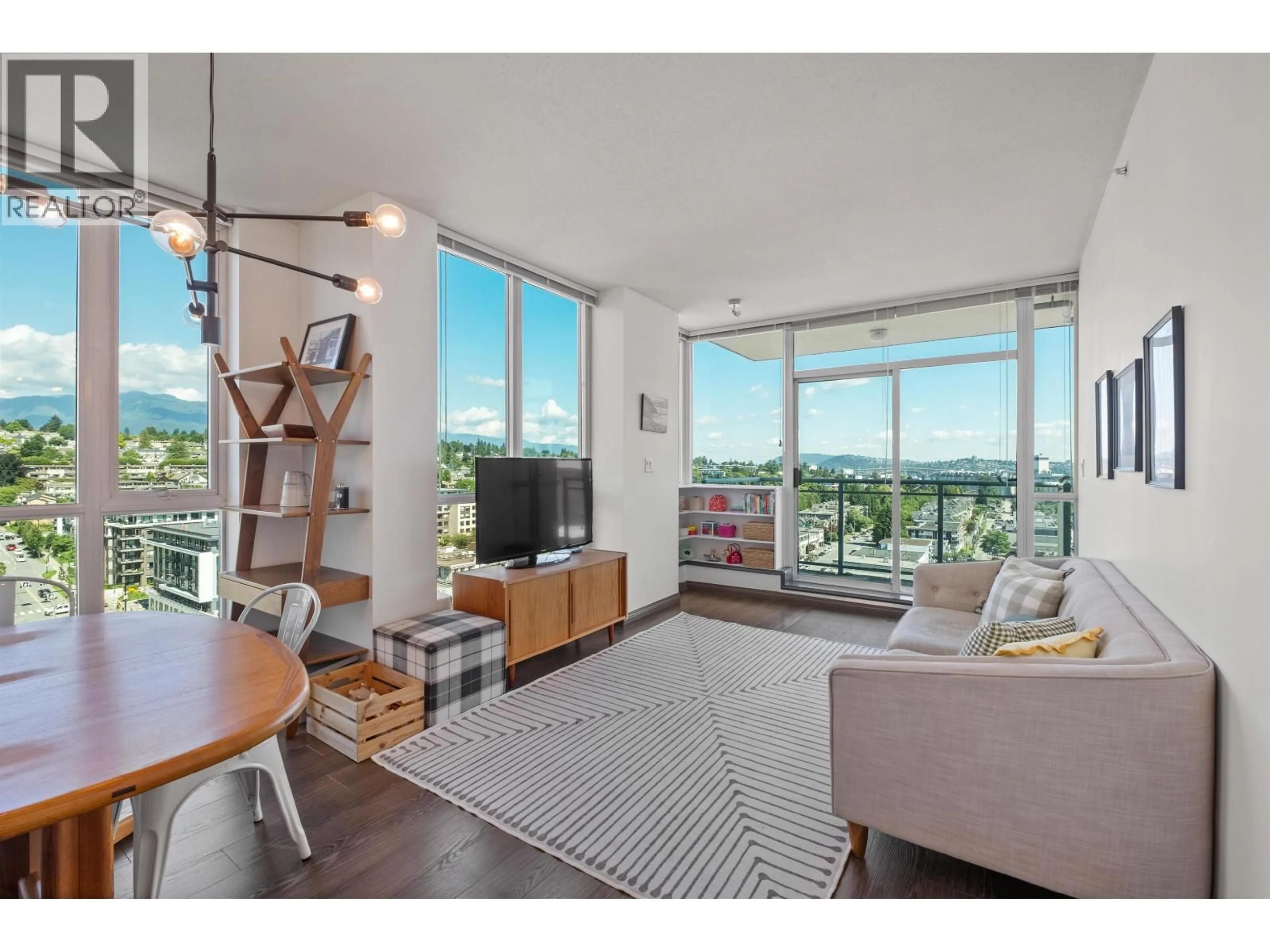 Living room with furniture, unknown for 2001 - 188 ESPLANADE, North Vancouver British Columbia V7L4Y1