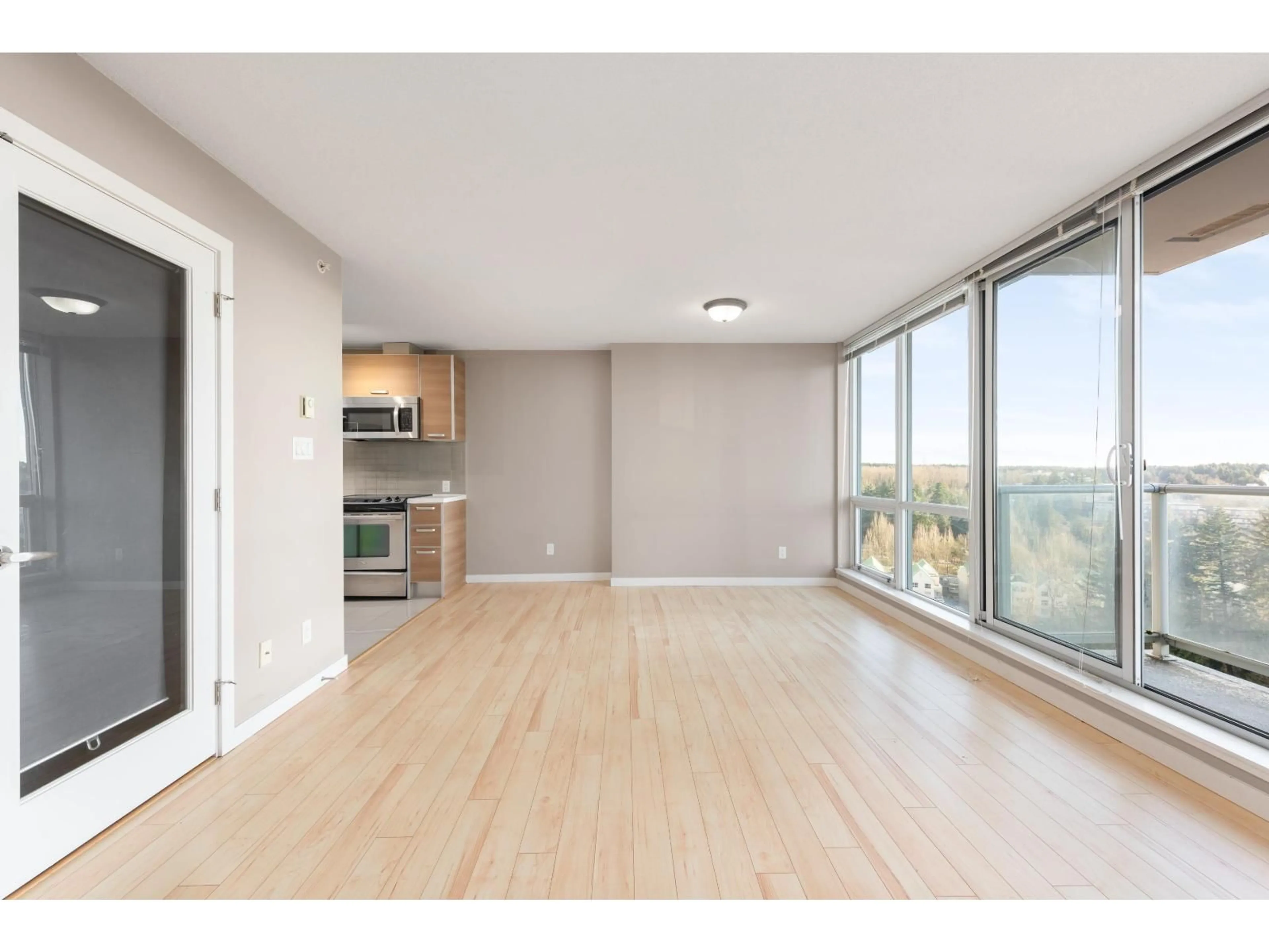 Unknown for 1805 - 9981 WHALLEY BOULEVARD, Surrey British Columbia V3T0G6