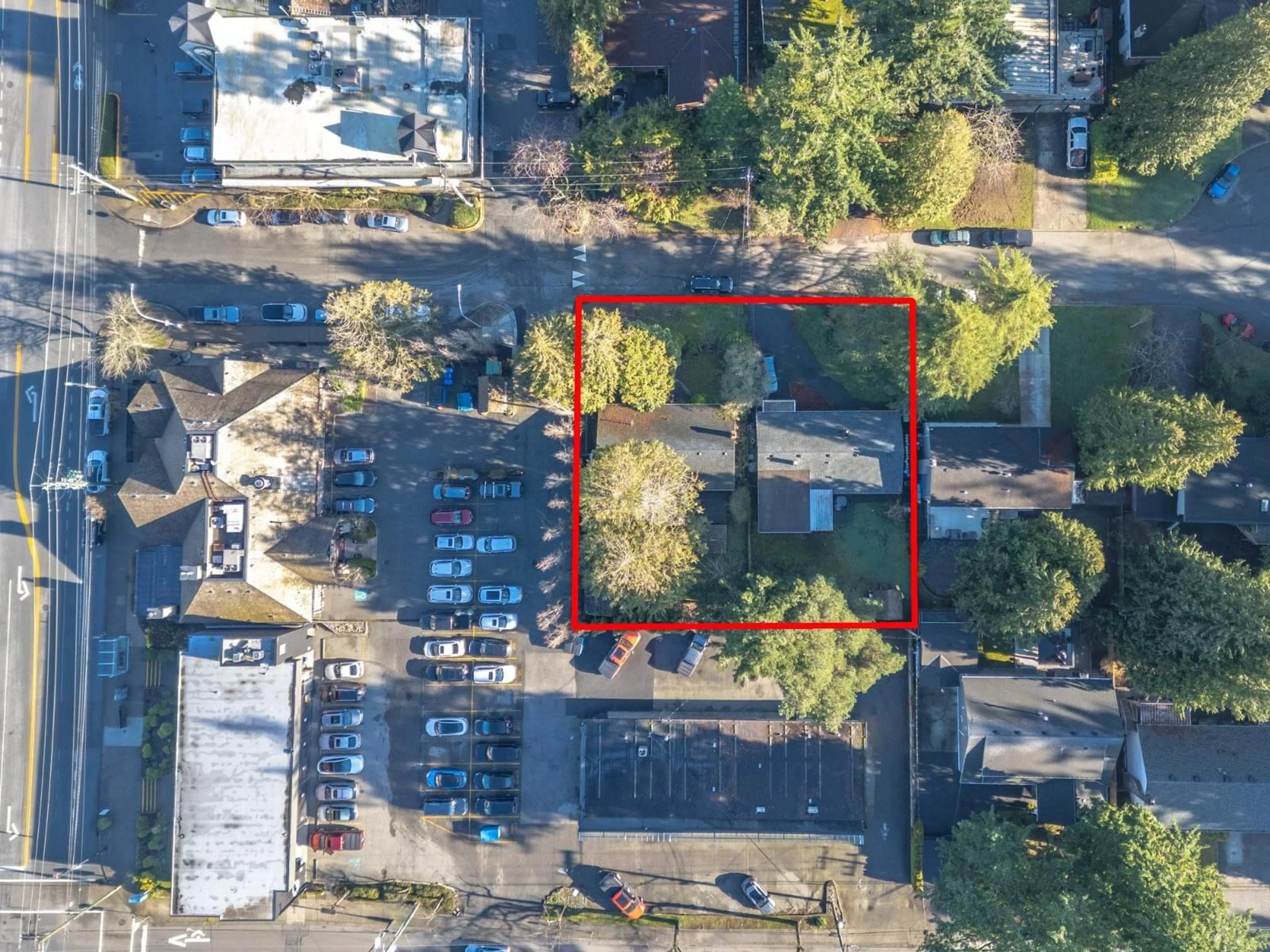 A pic from outside/outdoor area/front of a property/back of a property/a pic from drone, unknown for 1557 128A STREET, Surrey British Columbia V4A3X6