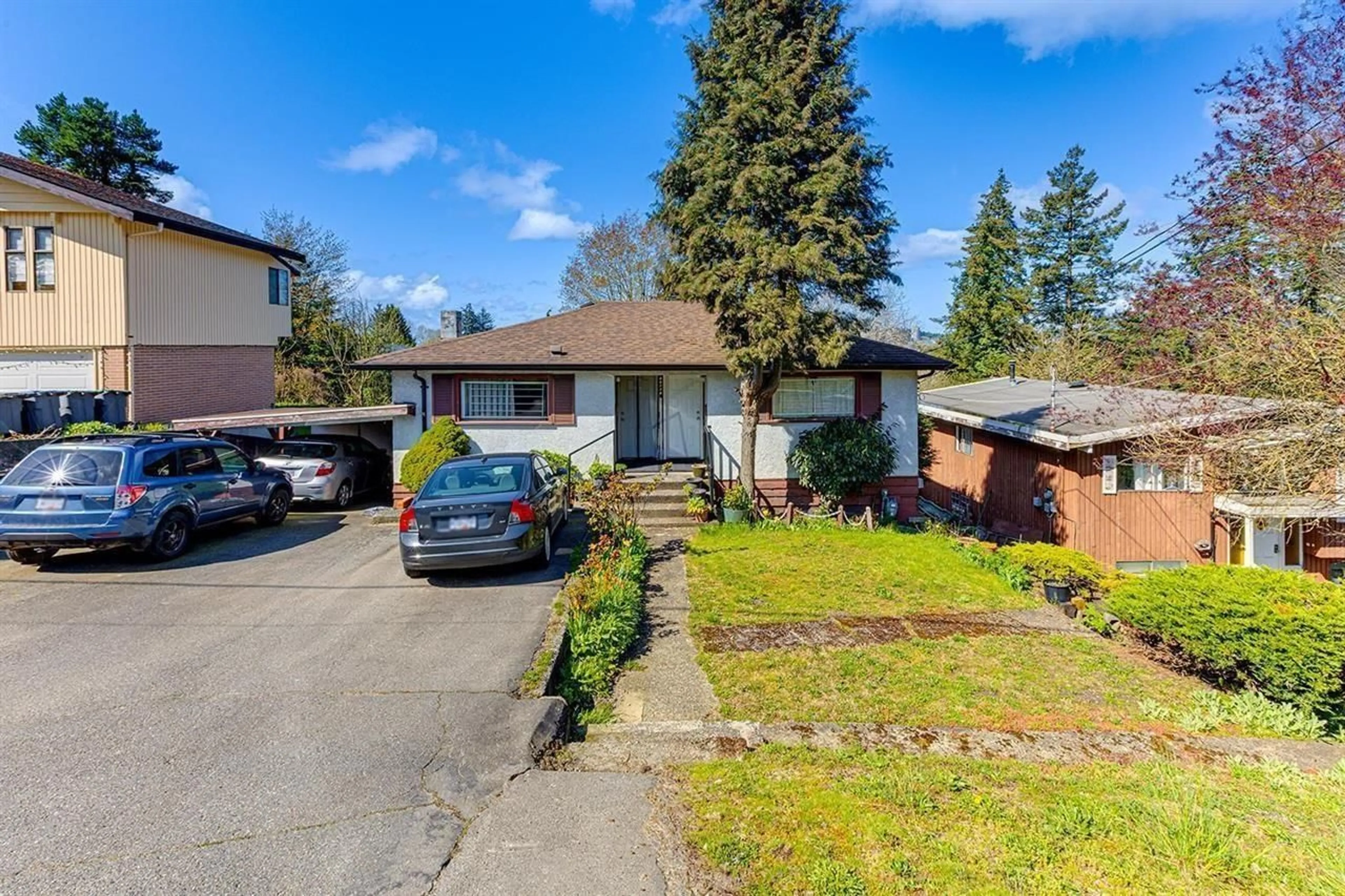 A pic from outside/outdoor area/front of a property/back of a property/a pic from drone, street for 11051 130 STREET, Surrey British Columbia V3T3M3
