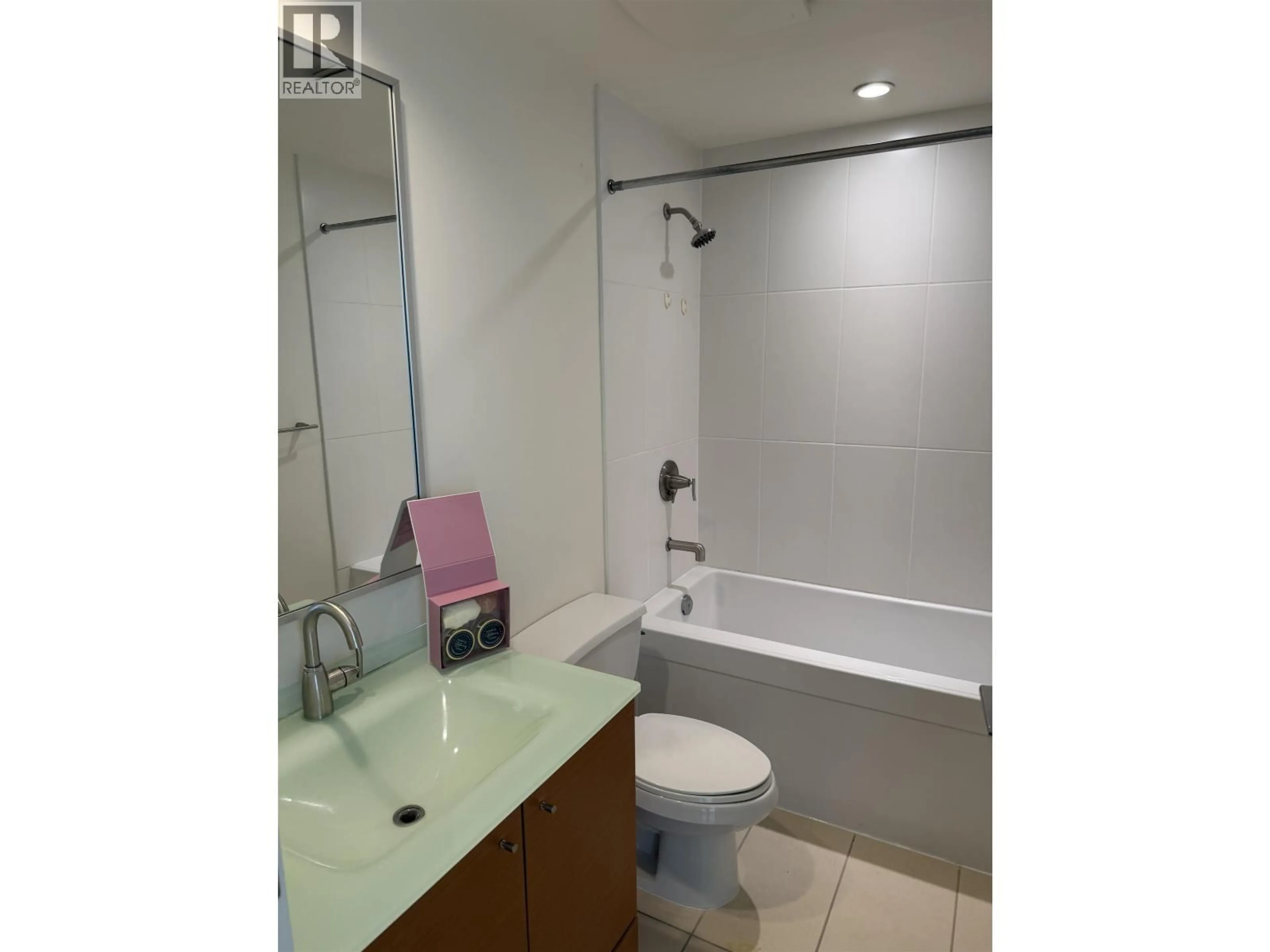 Standard bathroom, unknown for 1708 - 5900 ALDERBRIDGE WAY, Richmond British Columbia V6X0B6