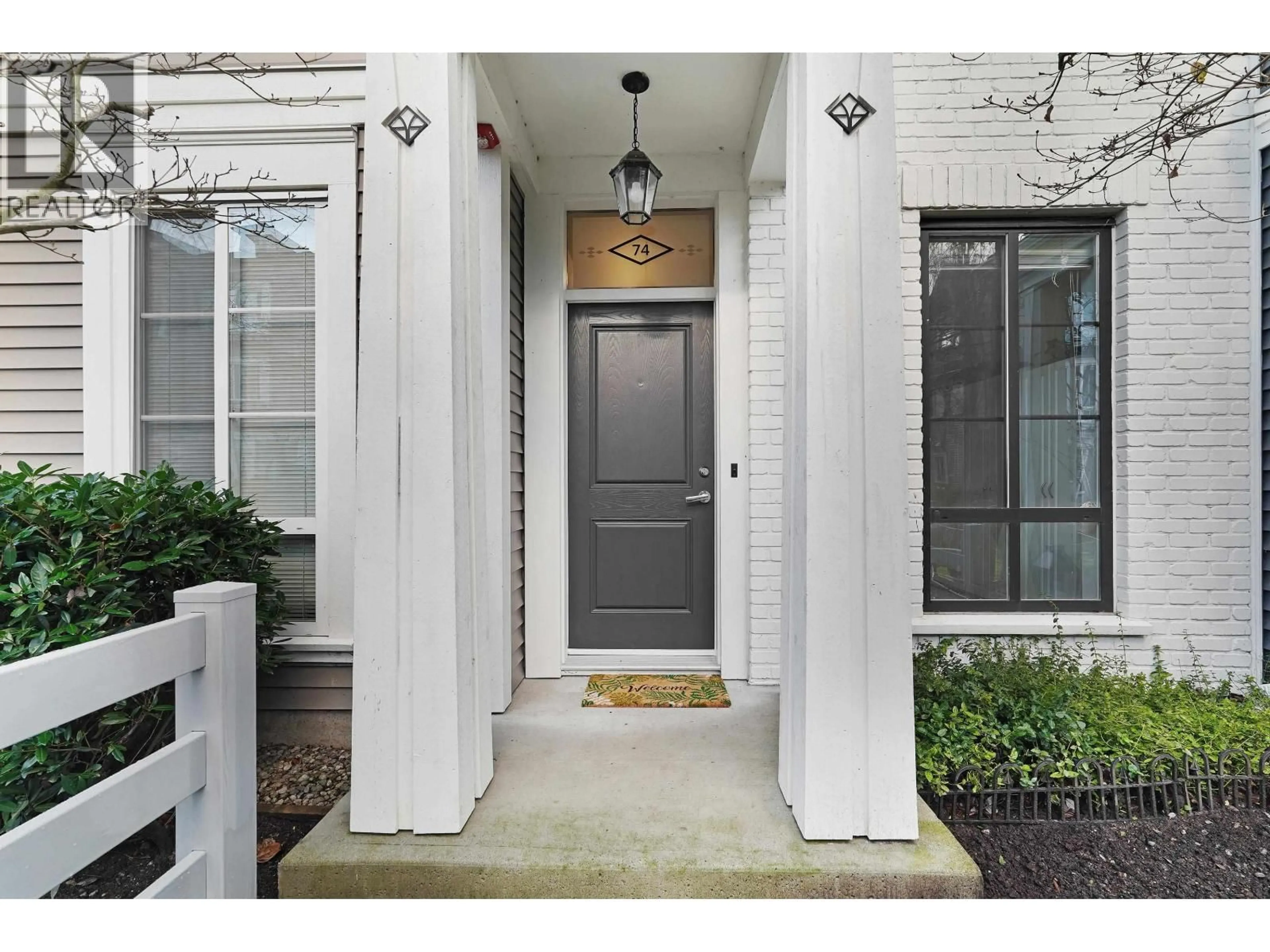 Indoor entryway for 74 - 2428 NILE GATE, Port Coquitlam British Columbia V3B0H6