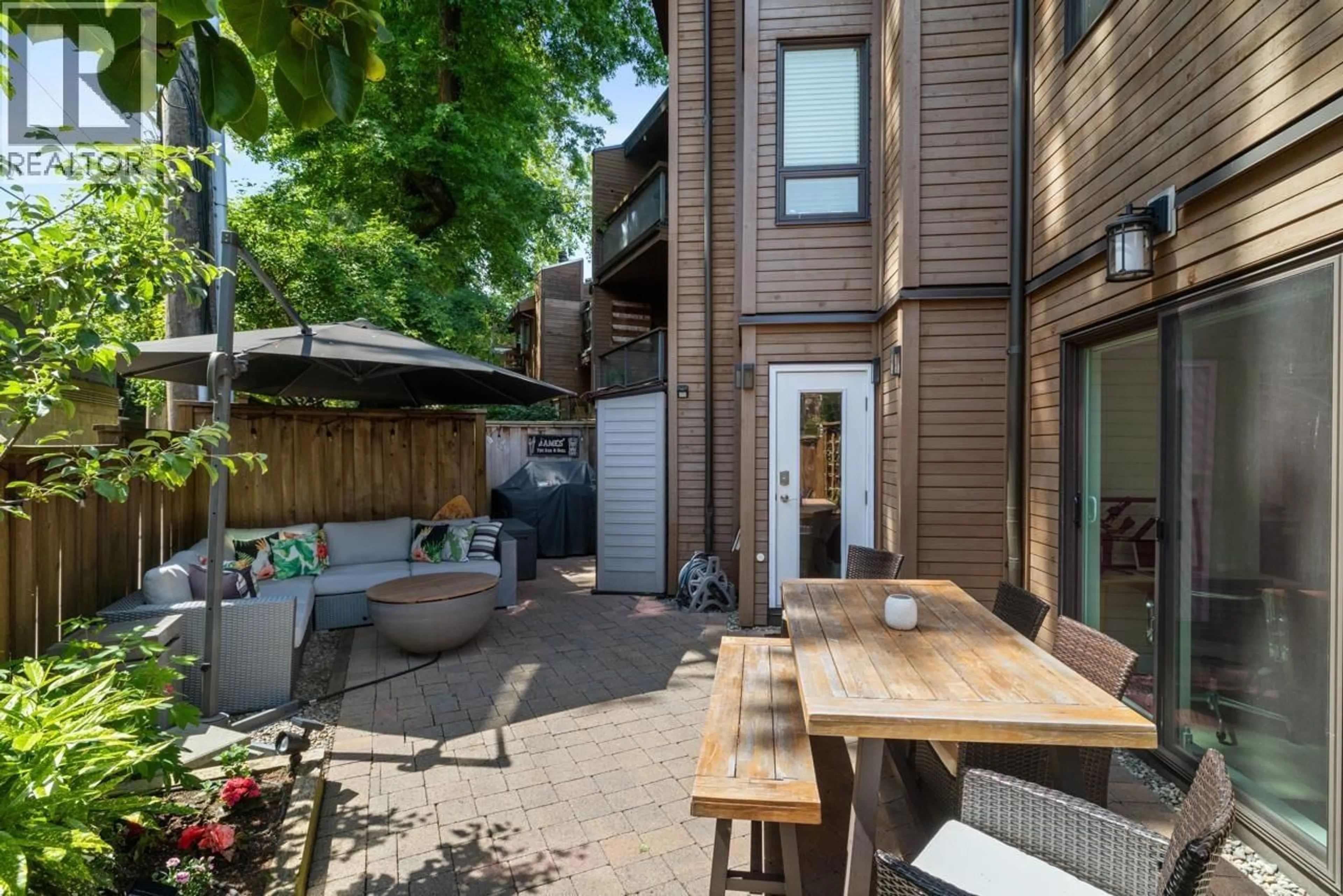 Patio, street for 204 - 2410 CORNWALL AVENUE, Vancouver British Columbia V6K1B8