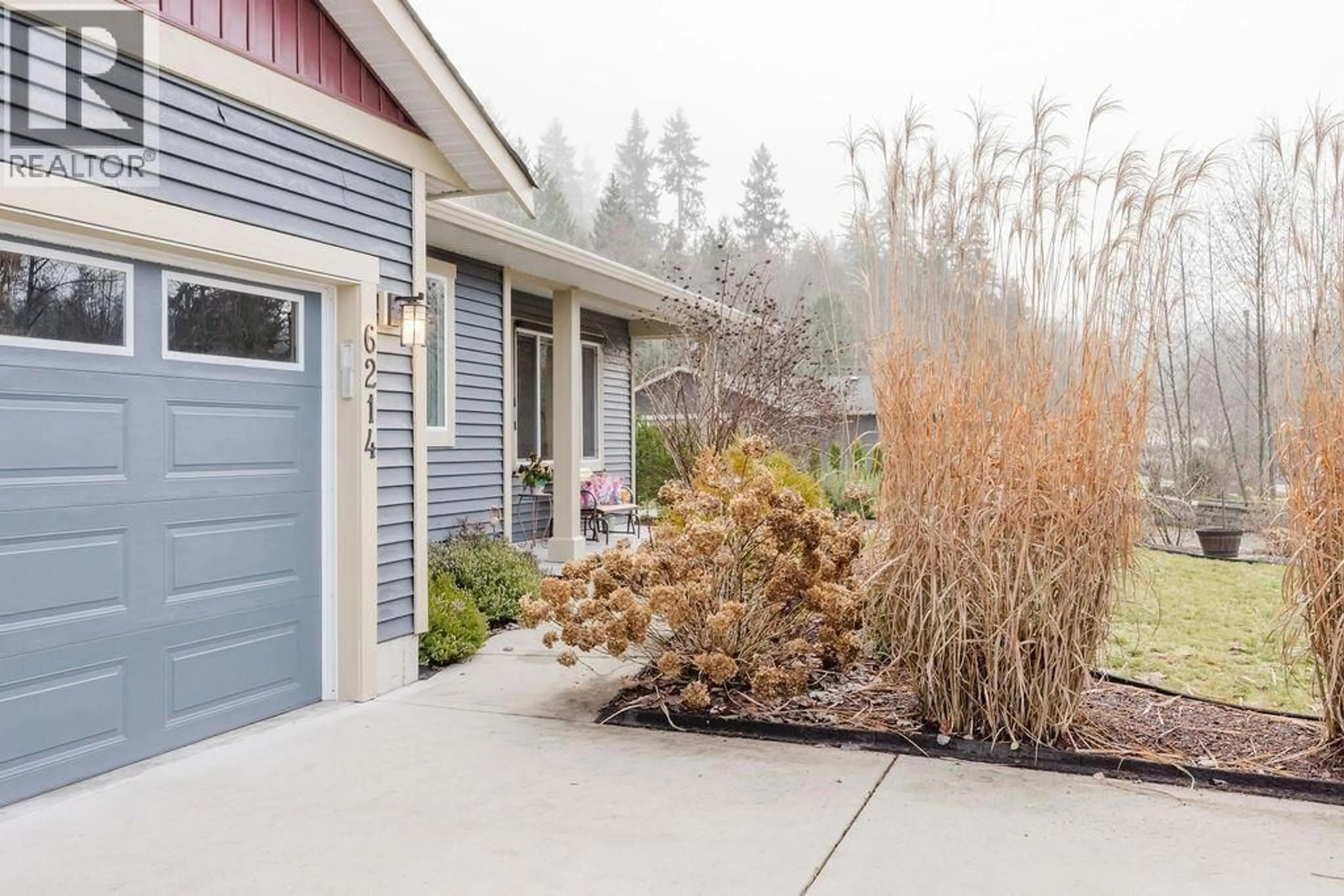 Home with vinyl exterior material, street for 6214 SITKA ROAD, Sechelt British Columbia V7Z0L3