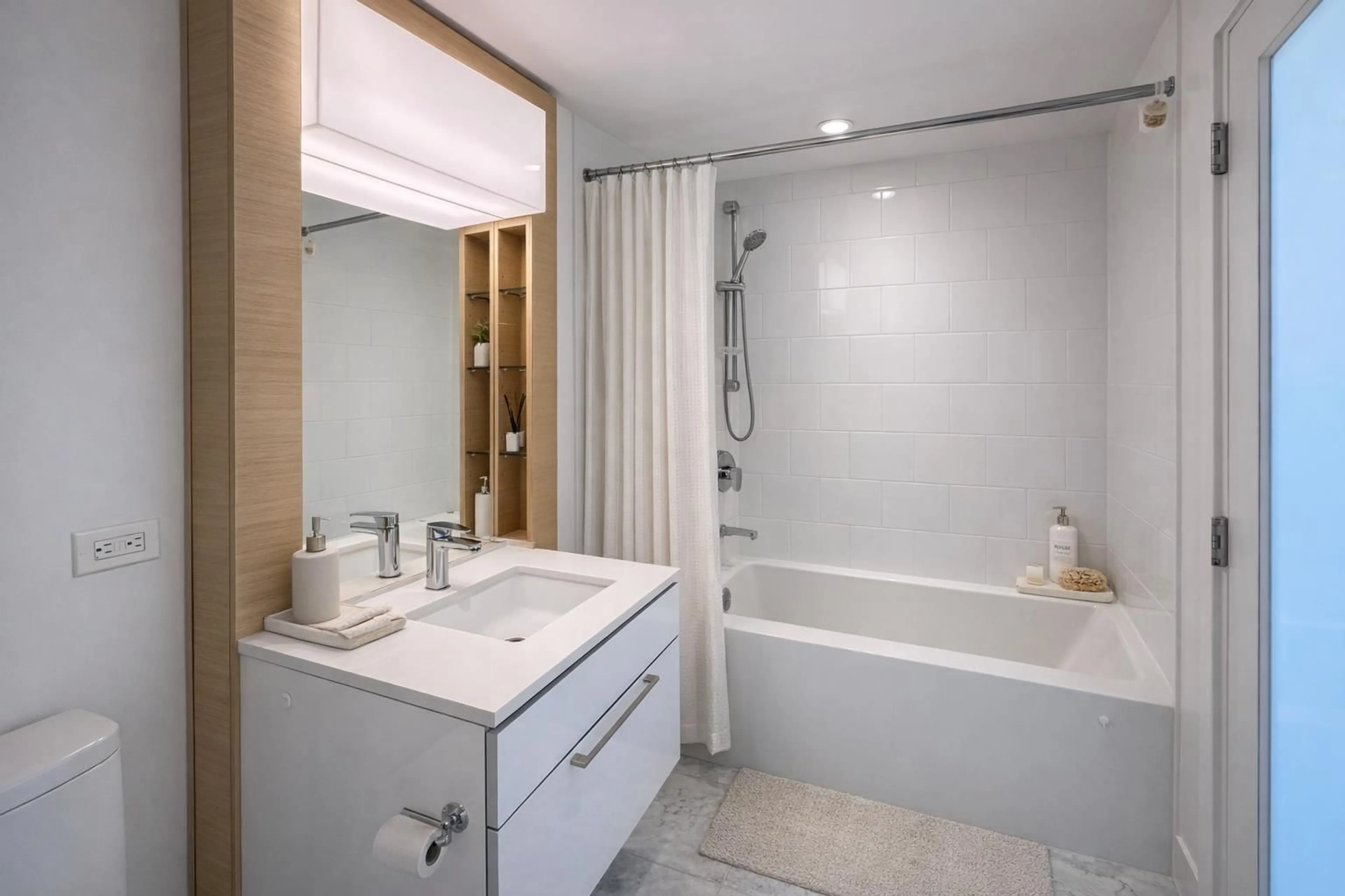 Standard bathroom, ceramic/tile floor for 3203 - 13438 CENTRAL AVENUE, Surrey British Columbia V3T0N2